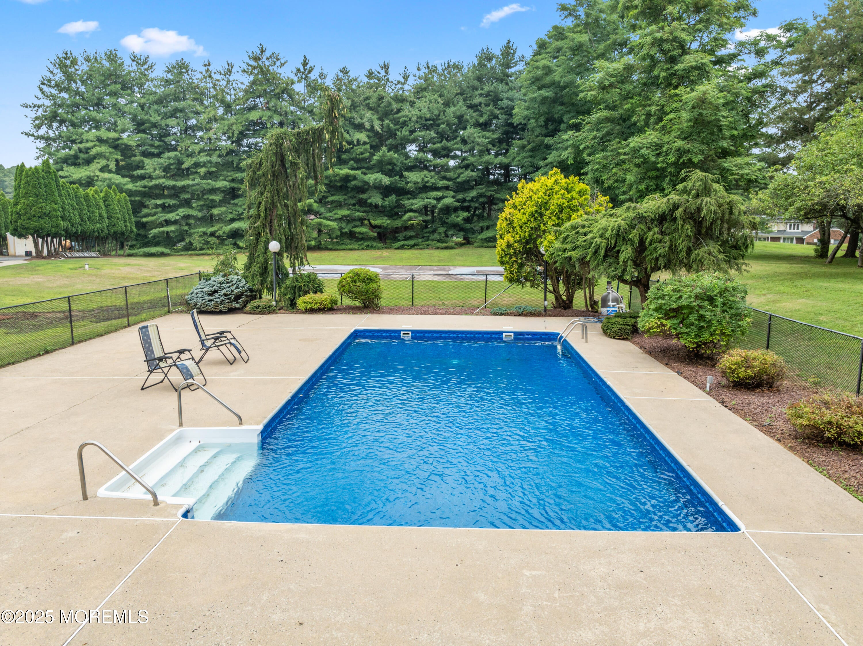 Manalapan, New Jersey, 07726, United States, 4 Bedrooms Bedrooms, ,4 BathroomsBathrooms,Residential,Pending,1909603