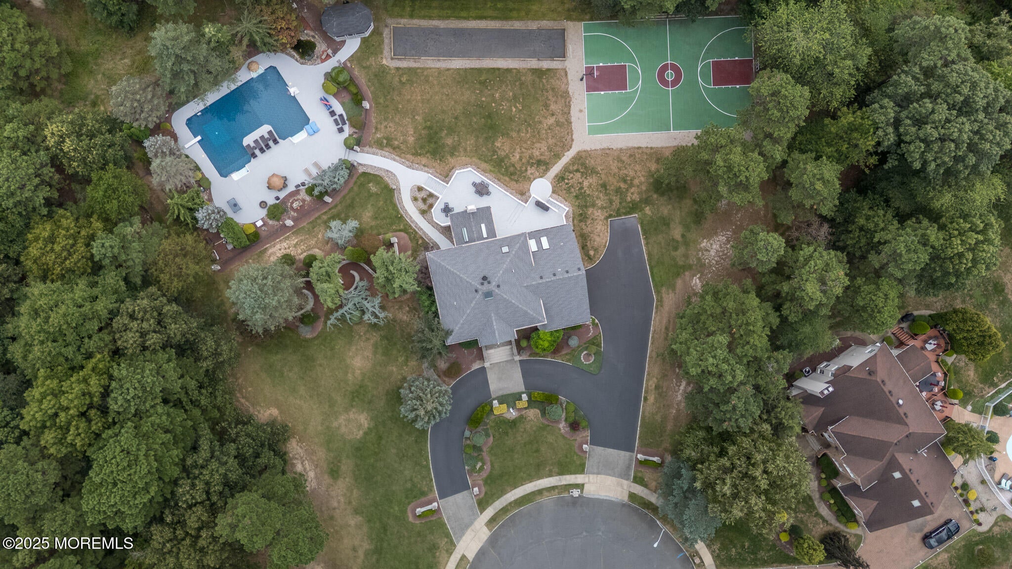 Manalapan, New Jersey, 07726, United States, 6 Bedrooms Bedrooms, ,4 BathroomsBathrooms,Residential,Active,1929411