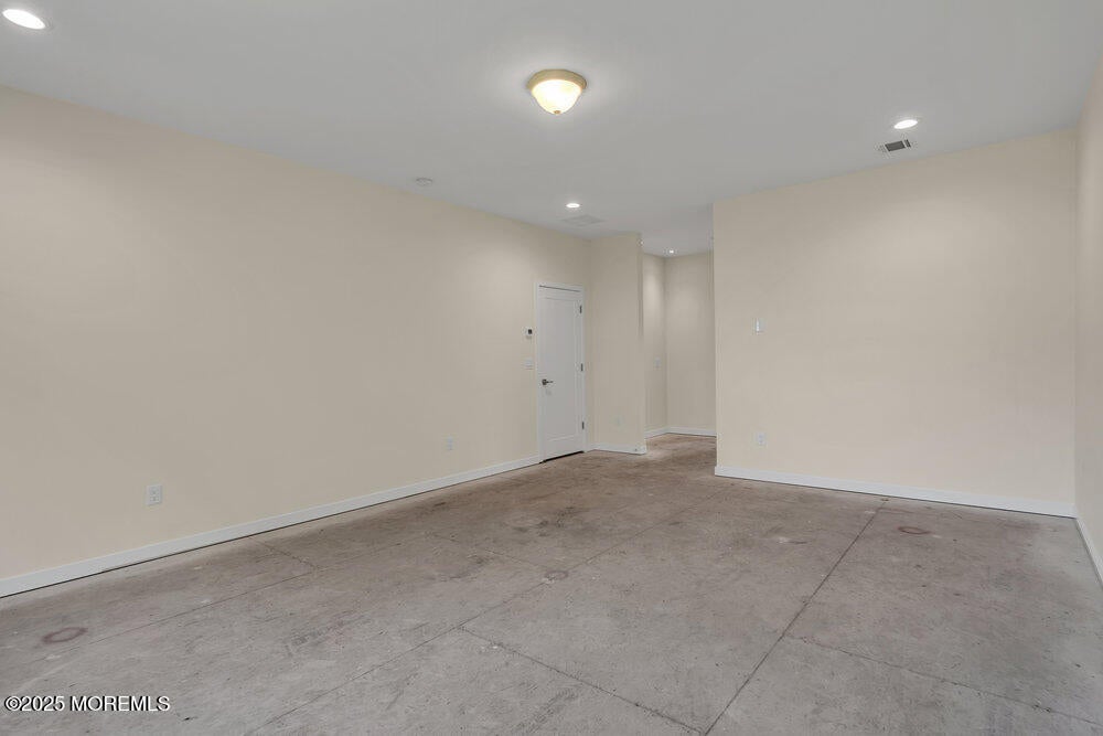 Jackson, New Jersey, 08527, United States, 6 Bedrooms Bedrooms, ,4 BathroomsBathrooms,Residential,Active,1973337