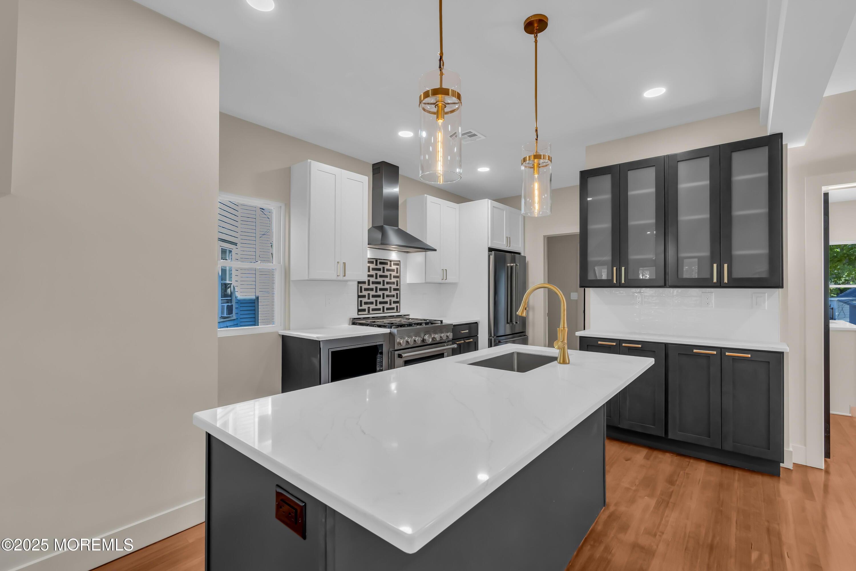 Asbury Park, New Jersey, 07712, United States, 6 Bedrooms Bedrooms, ,4 BathroomsBathrooms,Residential,Active,1929708