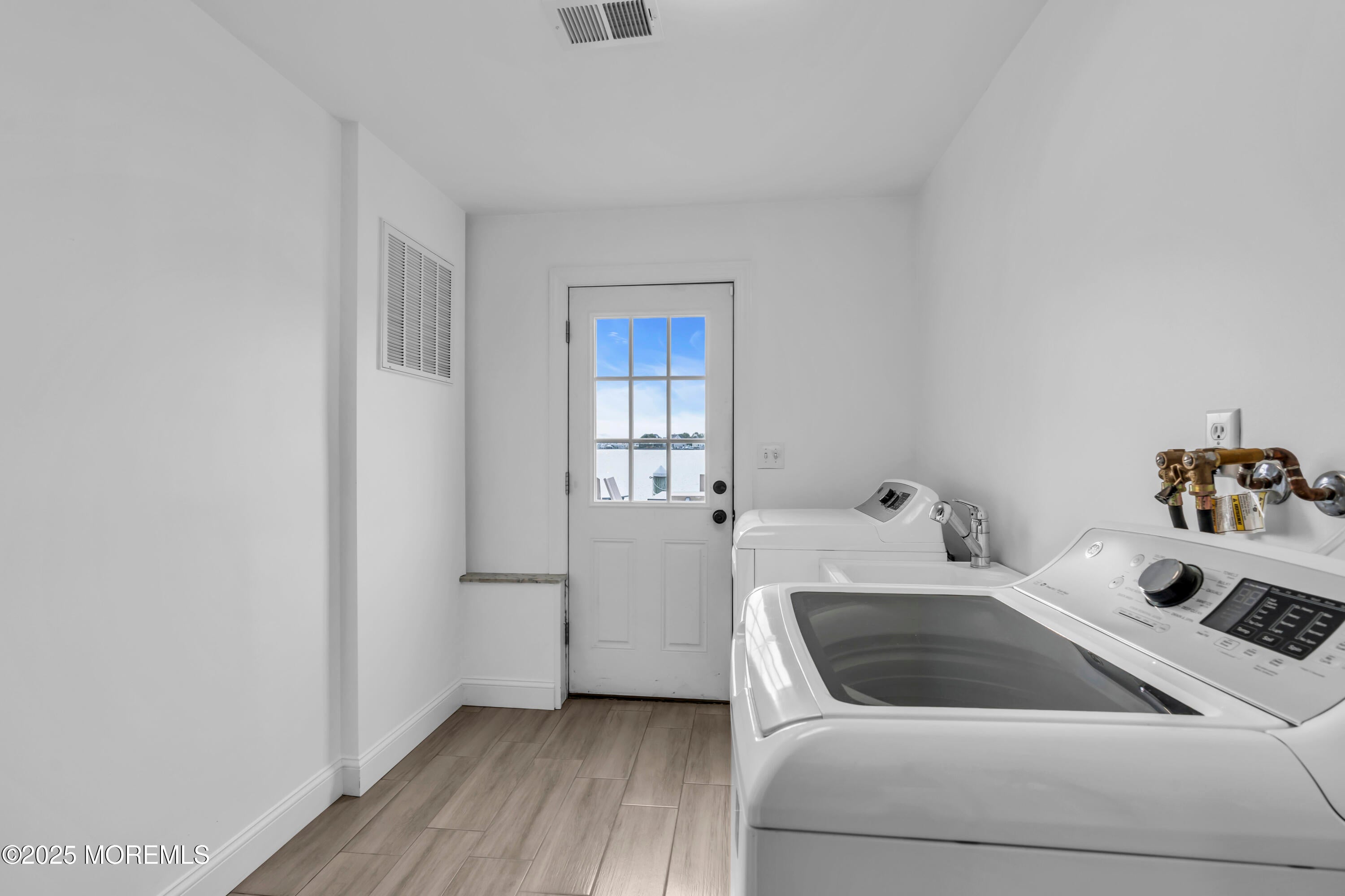 Toms River, New Jersey, 08753, United States, 5 Bedrooms Bedrooms, ,3 BathroomsBathrooms,Residential,Active,1952599