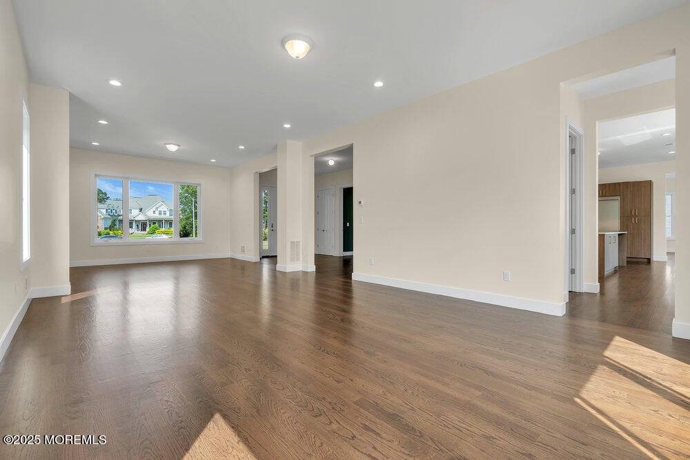 Jackson, New Jersey, 08527, United States, 6 Bedrooms Bedrooms, ,4 BathroomsBathrooms,Residential,Active,1973337