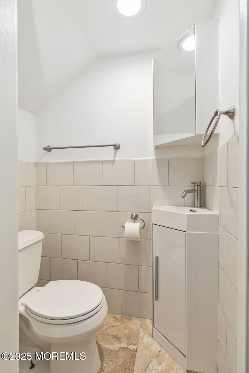 Atlantic Highlands, New Jersey, 07716, United States, 5 Bedrooms Bedrooms, ,5 BathroomsBathrooms,Residential,Active,1843829