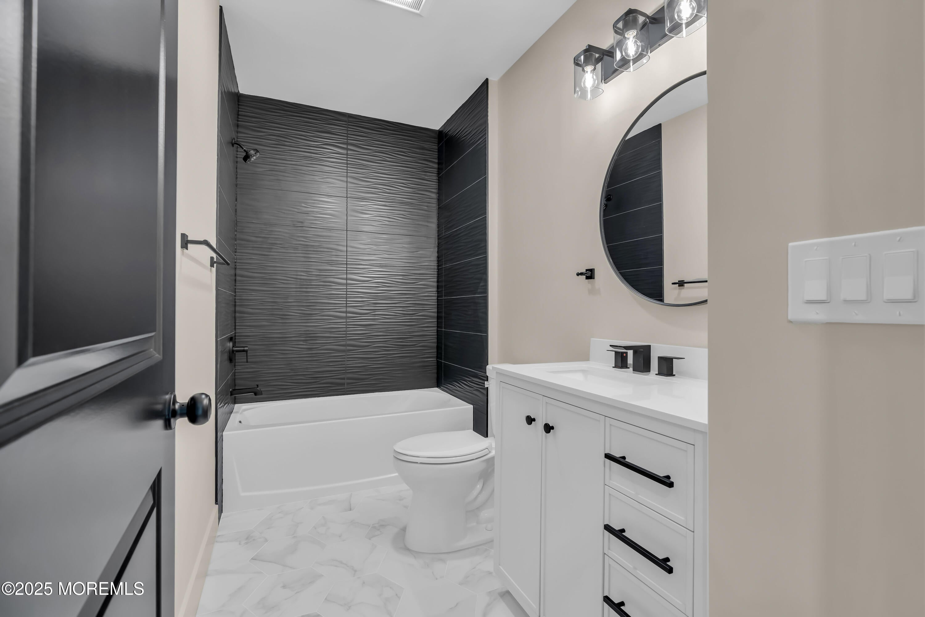 Asbury Park, New Jersey, 07712, United States, 6 Bedrooms Bedrooms, ,4 BathroomsBathrooms,Residential,Active,1929708