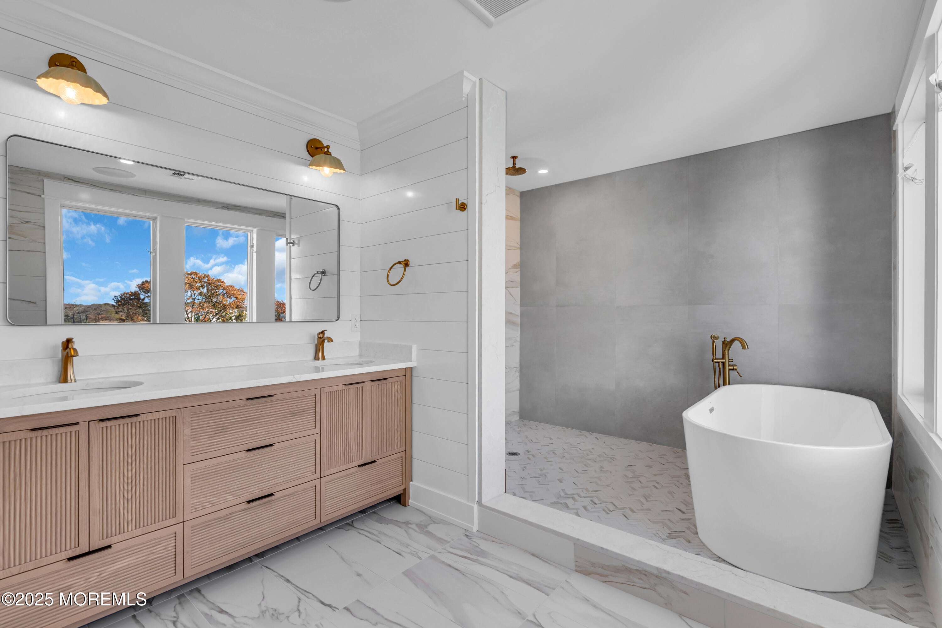 Point Pleasant, New Jersey, 08742, United States, 5 Bedrooms Bedrooms, ,4 BathroomsBathrooms,Residential,Active,1992294