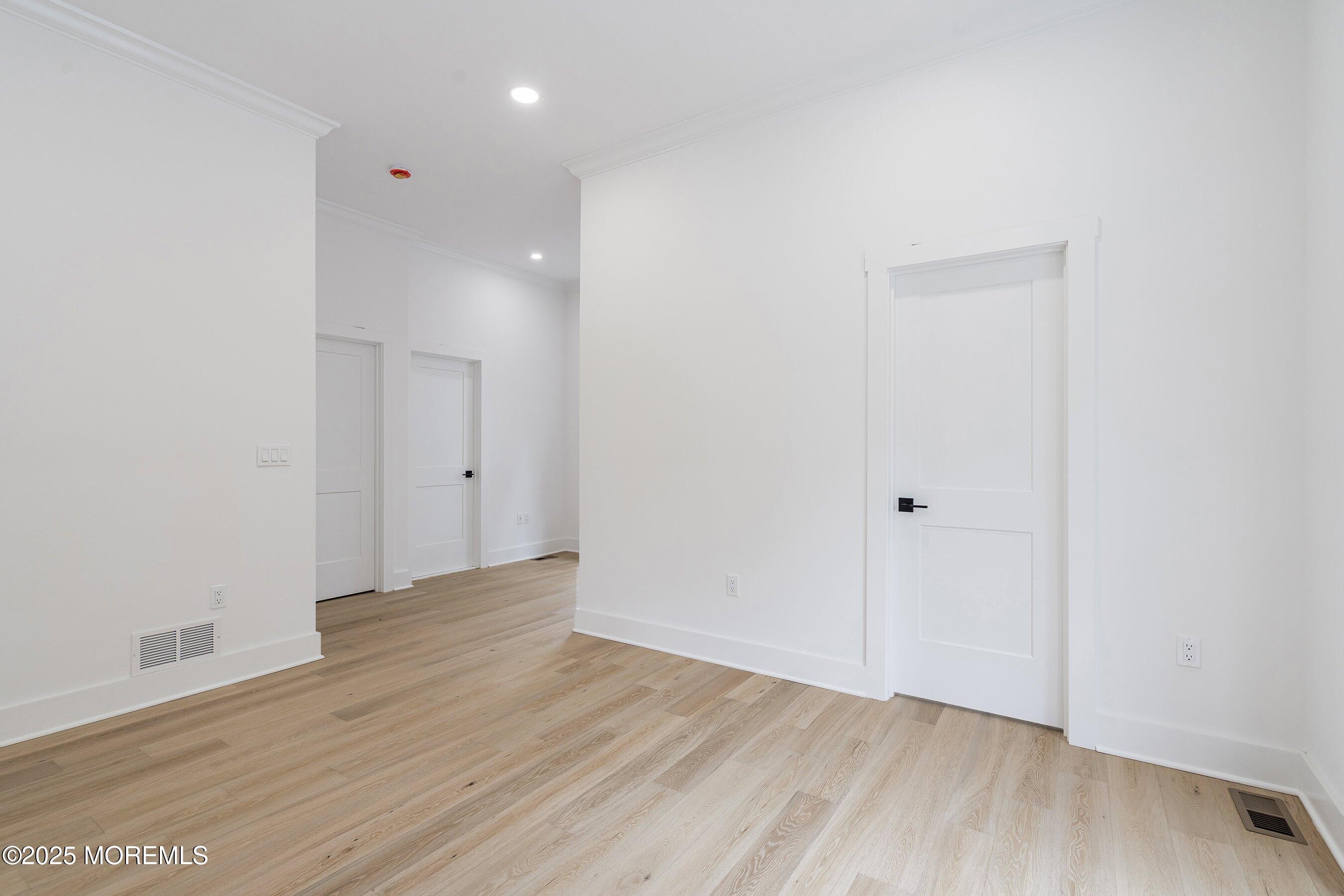 Manalapan, New Jersey, 07726, United States, 3 Bedrooms Bedrooms, ,2 BathroomsBathrooms,Residential,Active,1973334