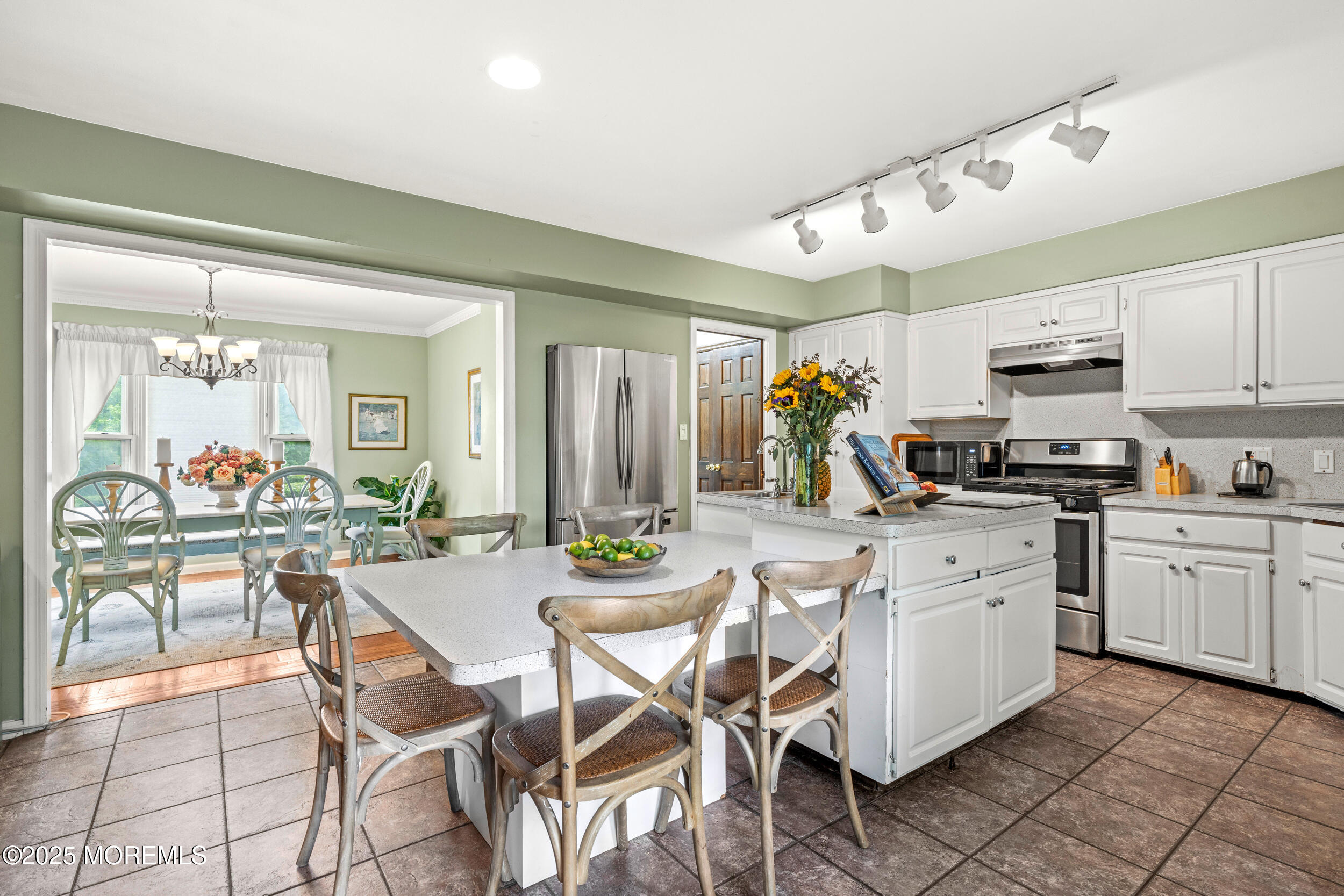 Allenwood, New Jersey, 08720, United States, 5 Bedrooms Bedrooms, ,3 BathroomsBathrooms,Residential,Active,1849537