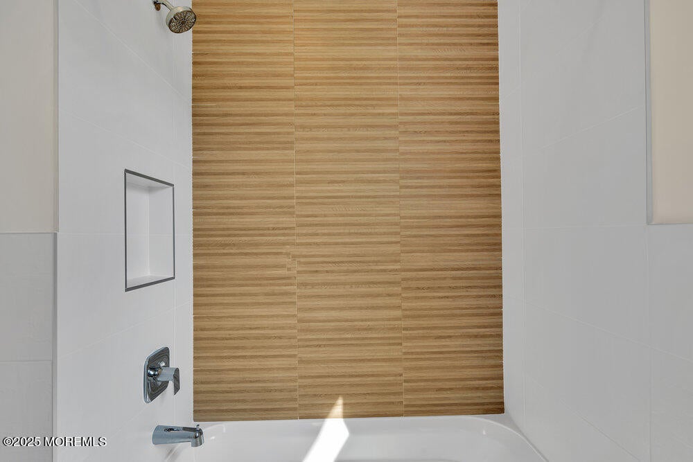 Jackson, New Jersey, 08527, United States, 6 Bedrooms Bedrooms, ,4 BathroomsBathrooms,Residential,Active,1973337