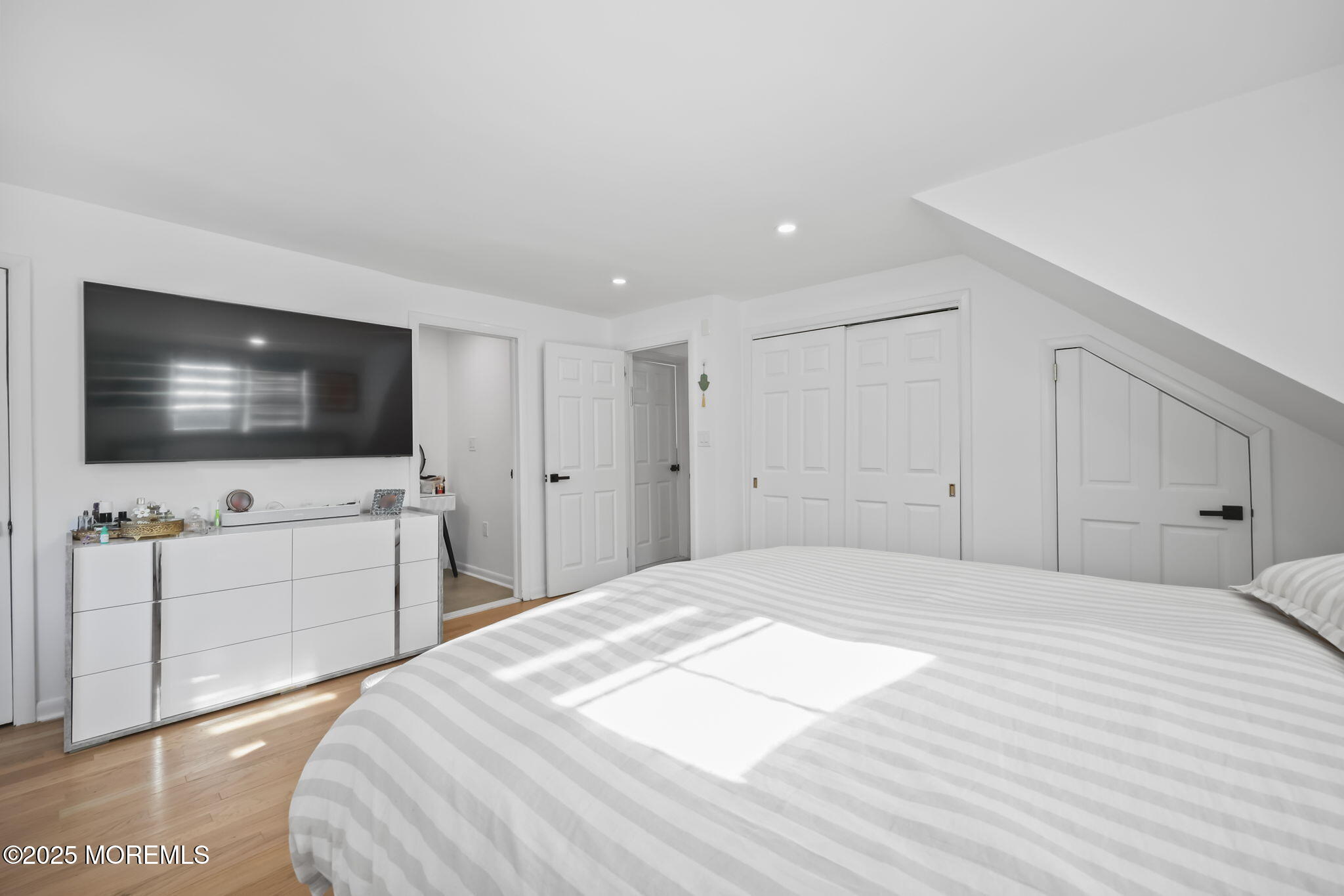 Oakhurst, New Jersey, 07755, United States, 4 Bedrooms Bedrooms, ,3 BathroomsBathrooms,Residential,Active,1941118