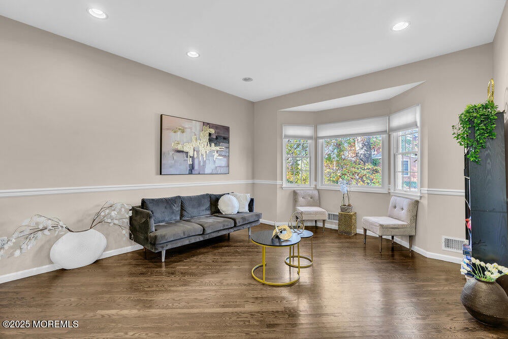 Lakewood, New Jersey, 08701, United States, 7 Bedrooms Bedrooms, ,3 BathroomsBathrooms,Residential,Active,1988790