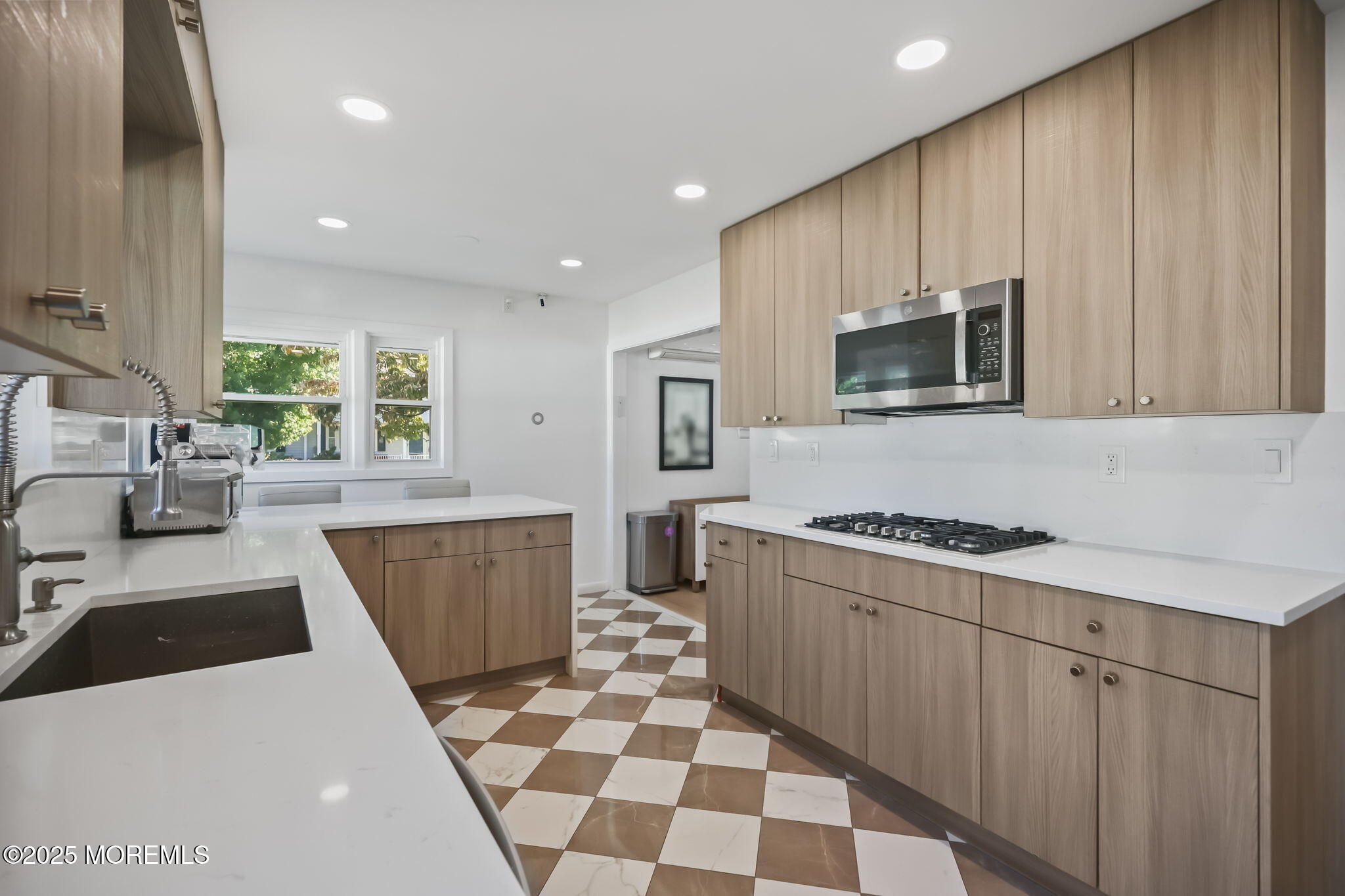Oakhurst, New Jersey, 07755, United States, 4 Bedrooms Bedrooms, ,3 BathroomsBathrooms,Residential,Active,1941118