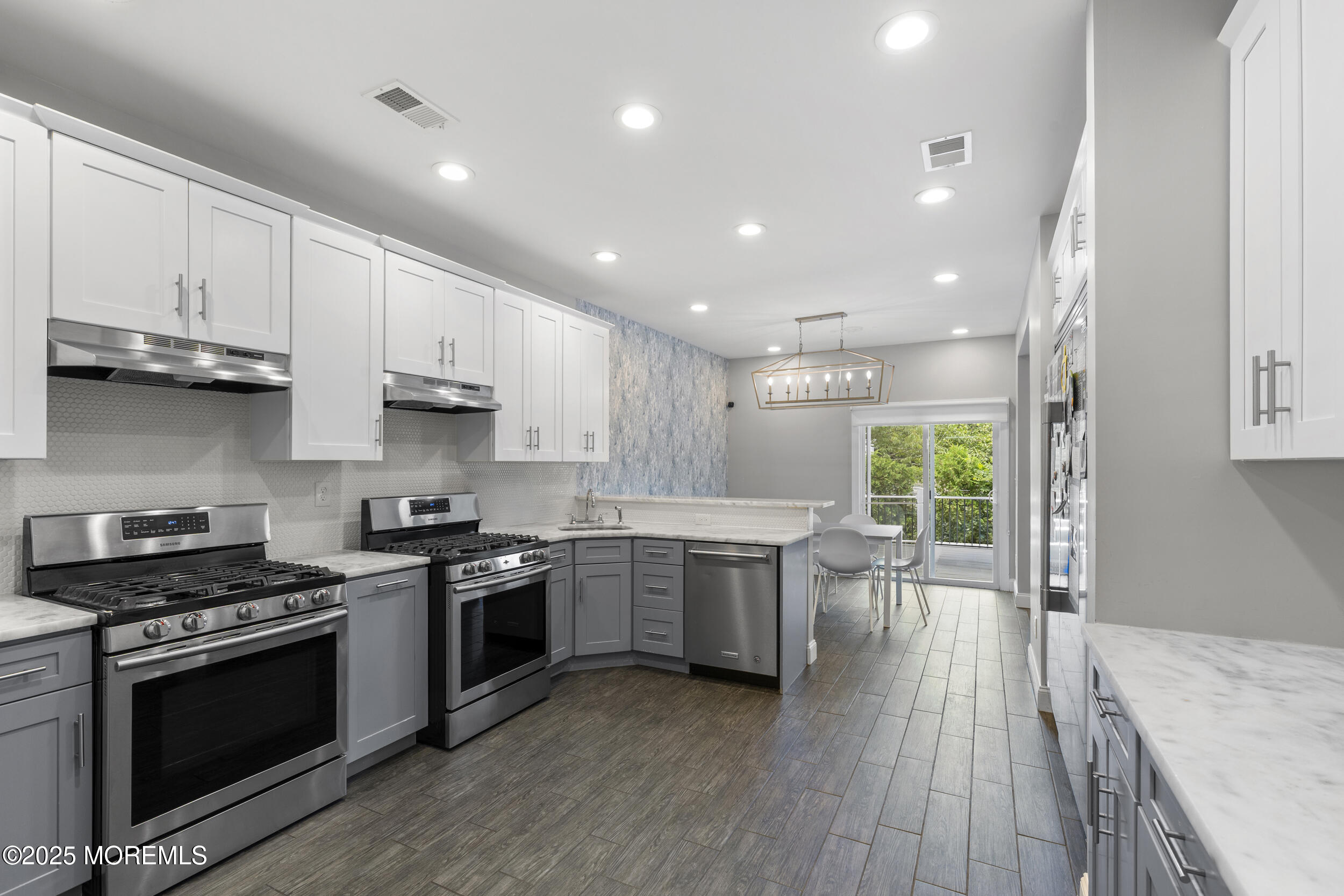 Lakewood, New Jersey, 08701, United States, 10 Bedrooms Bedrooms, ,6 BathroomsBathrooms,Residential,Pending,1973270