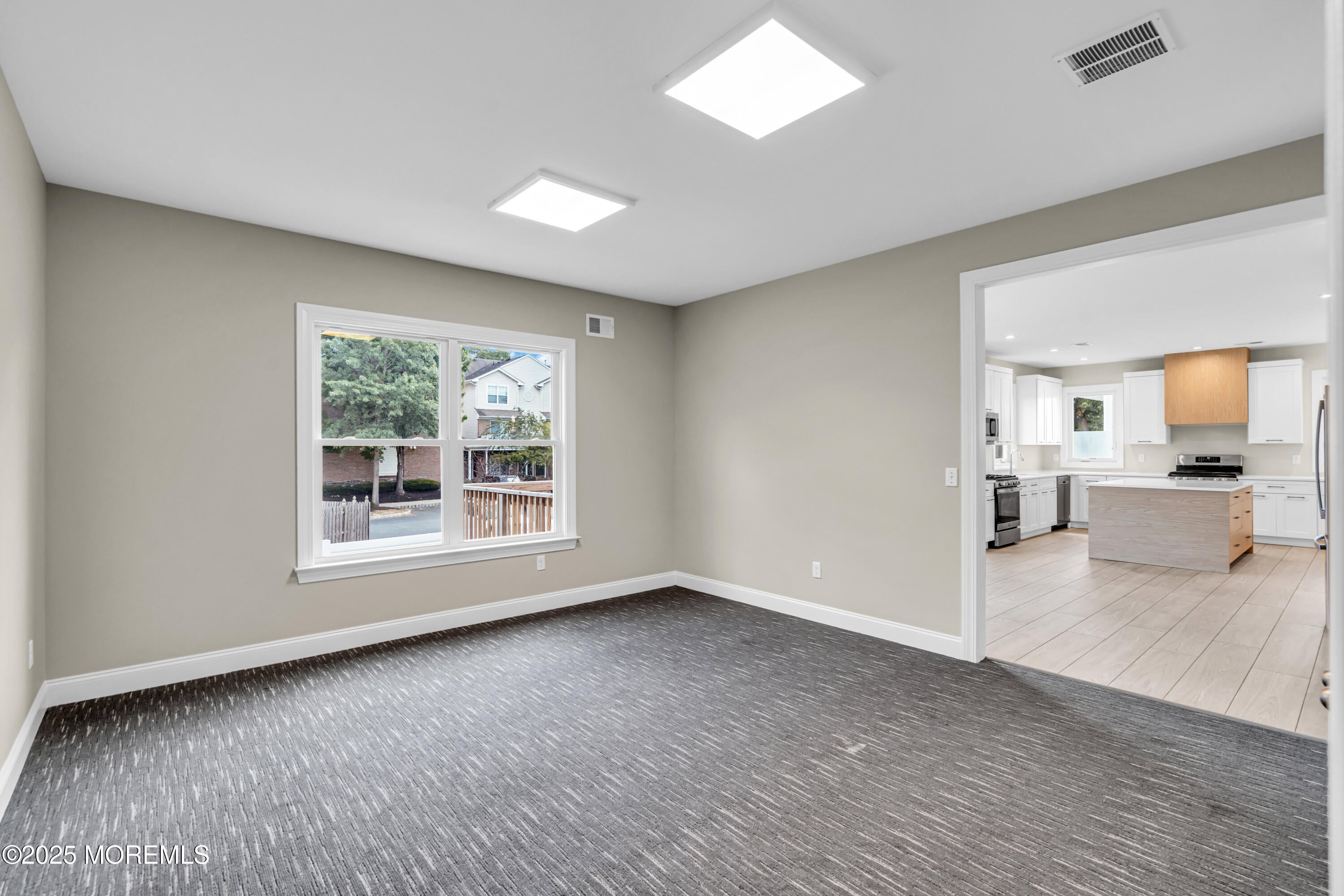 Lakewood, New Jersey, 08701, United States, 5 Bedrooms Bedrooms, ,4 BathroomsBathrooms,Residential,Active,1941365