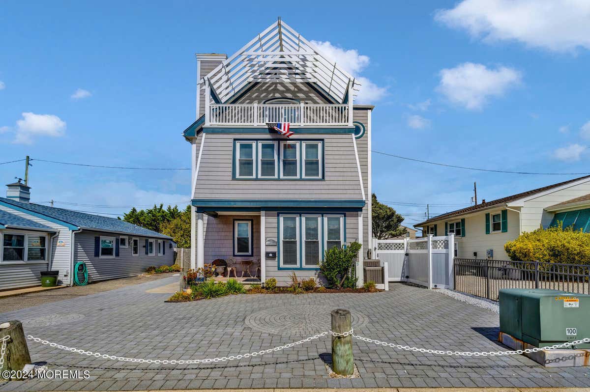 20 LAS VEGAS RD, LAVALLETTE, NJ 08735 Single Family Residence For Sale