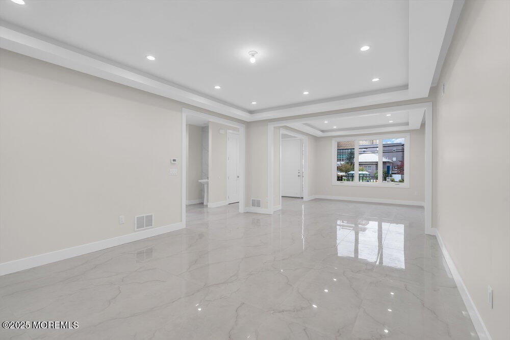 Lakewood, New Jersey, 08701, United States, 5 Bedrooms Bedrooms, ,4 BathroomsBathrooms,Residential,Active,1973269