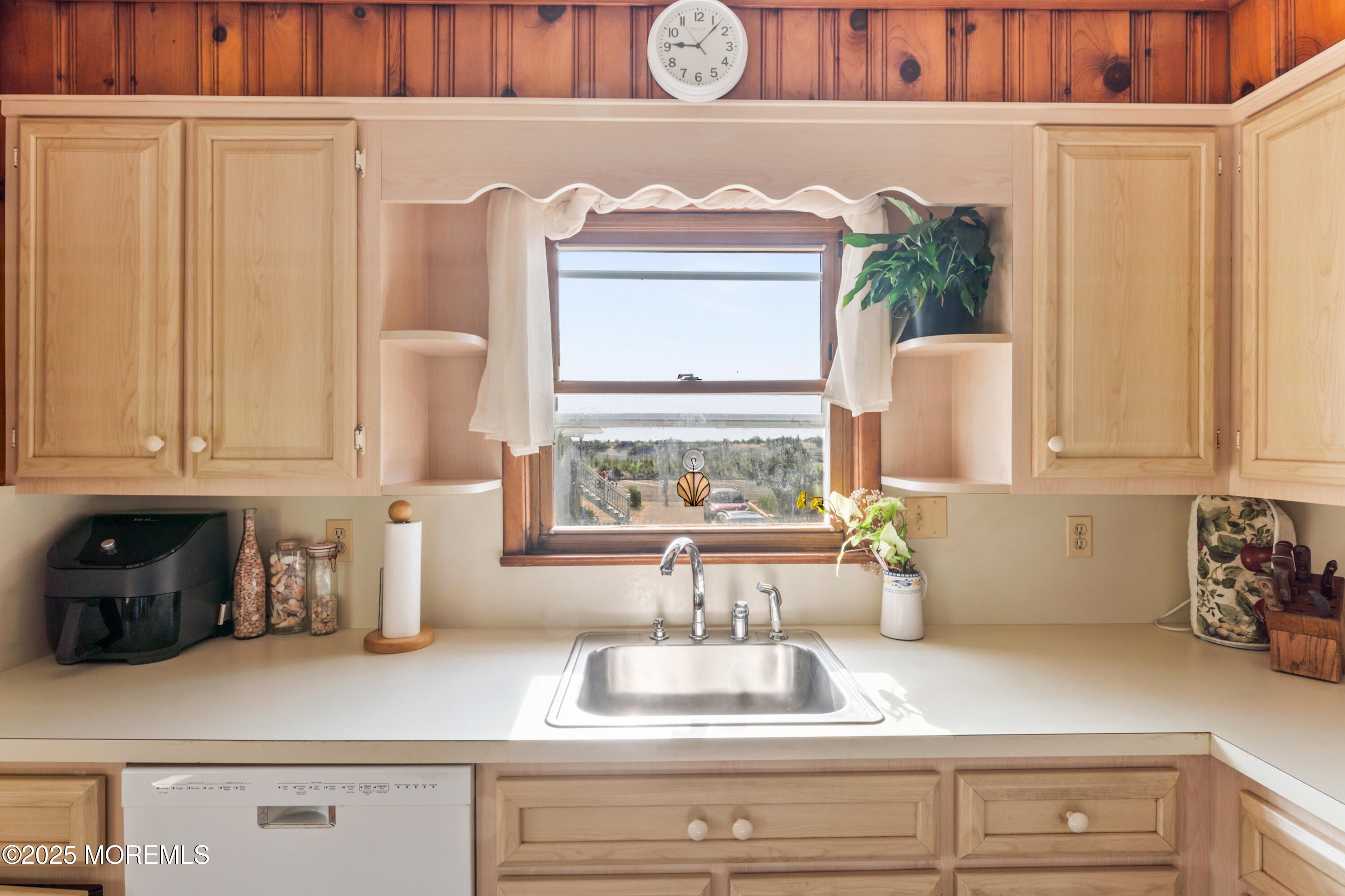 Seaside Park, New Jersey, 08752, United States, 3 Bedrooms Bedrooms, ,2 BathroomsBathrooms,Residential,Active,1992241