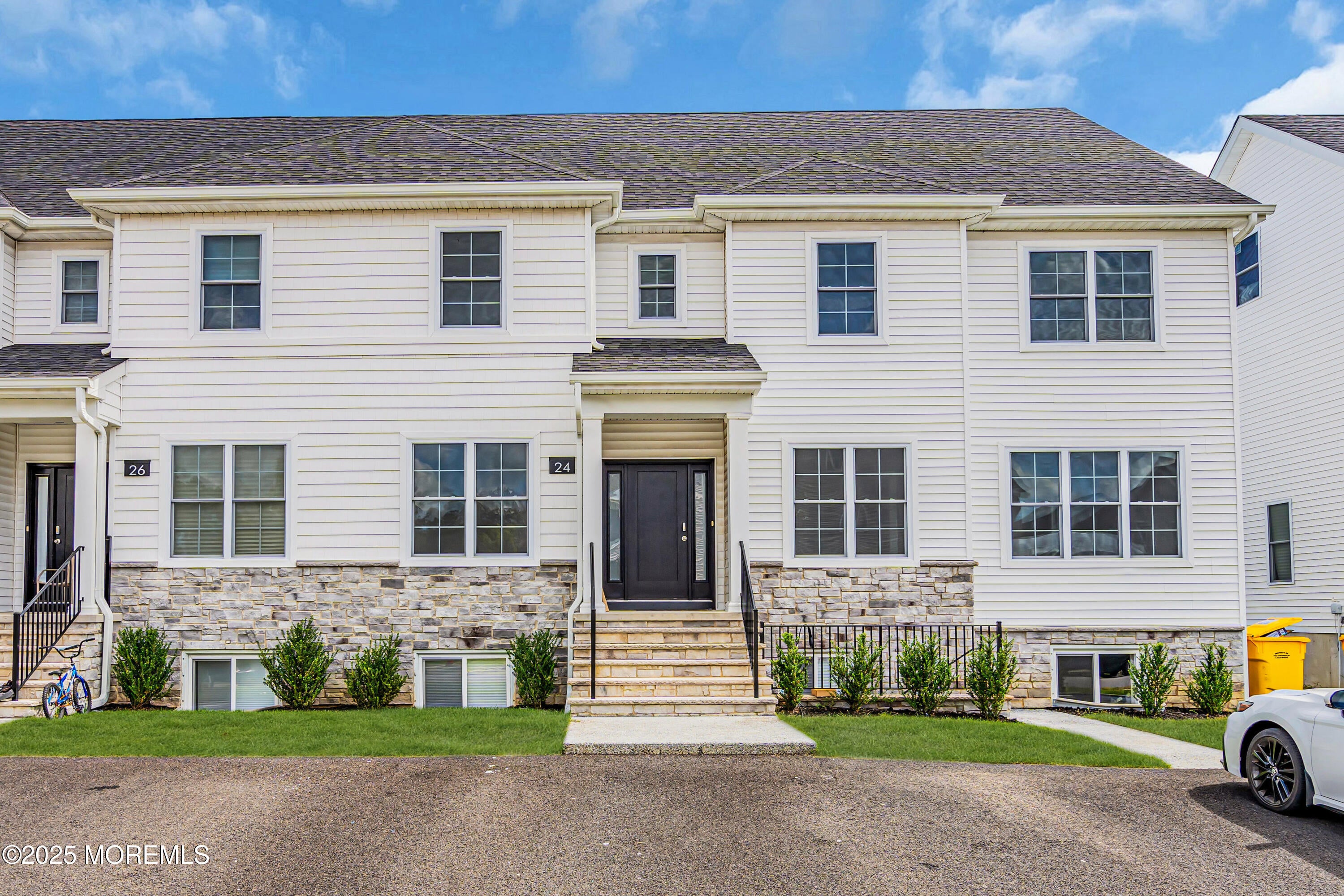 Lakewood, New Jersey, 08701, United States, 5 Bedrooms Bedrooms, ,4 BathroomsBathrooms,Residential,Active,1941365