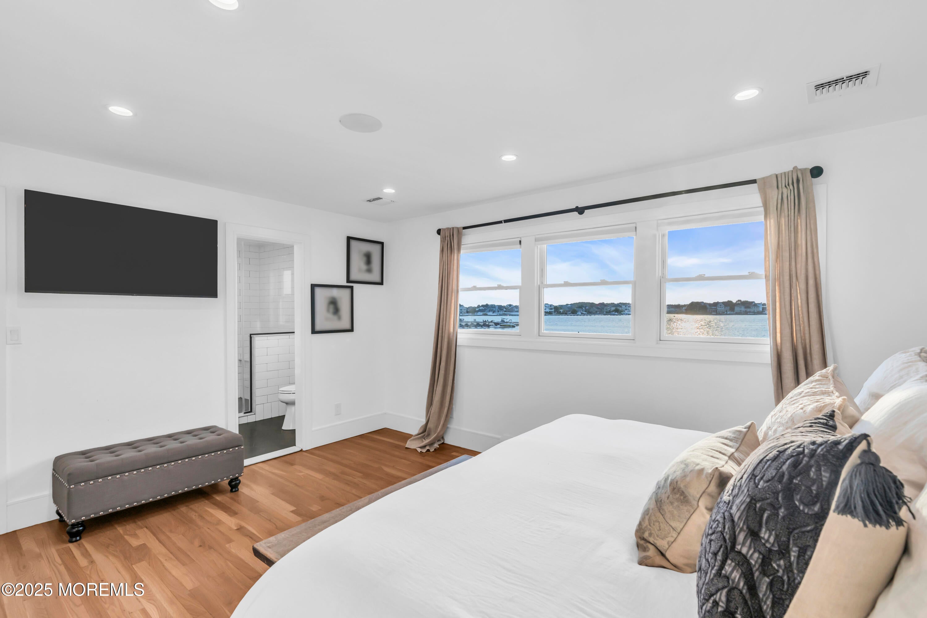 Toms River, New Jersey, 08753, United States, 5 Bedrooms Bedrooms, ,3 BathroomsBathrooms,Residential,Active,1952599