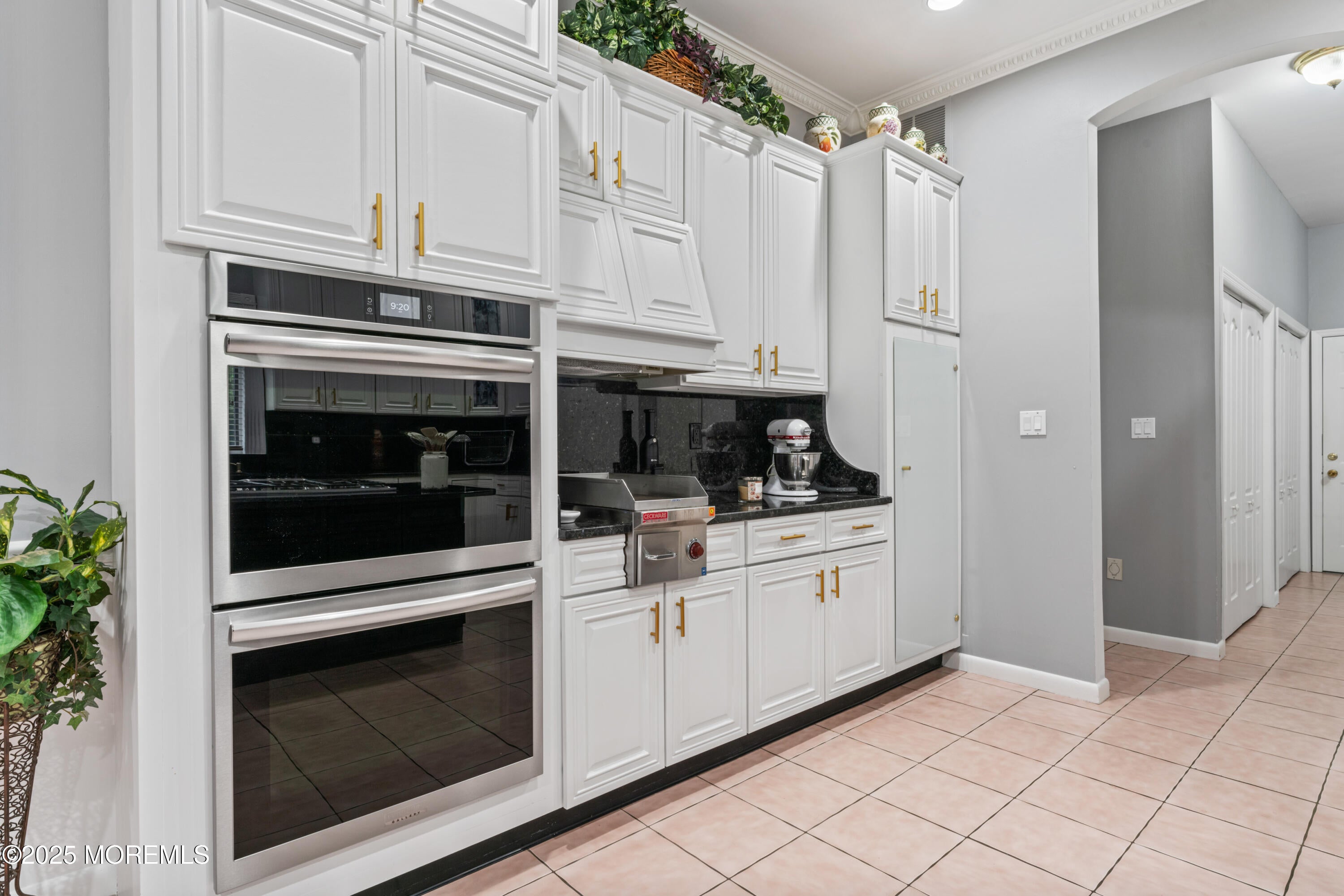 Manalapan, New Jersey, 07726, United States, 4 Bedrooms Bedrooms, ,4 BathroomsBathrooms,Residential,Pending,1909603