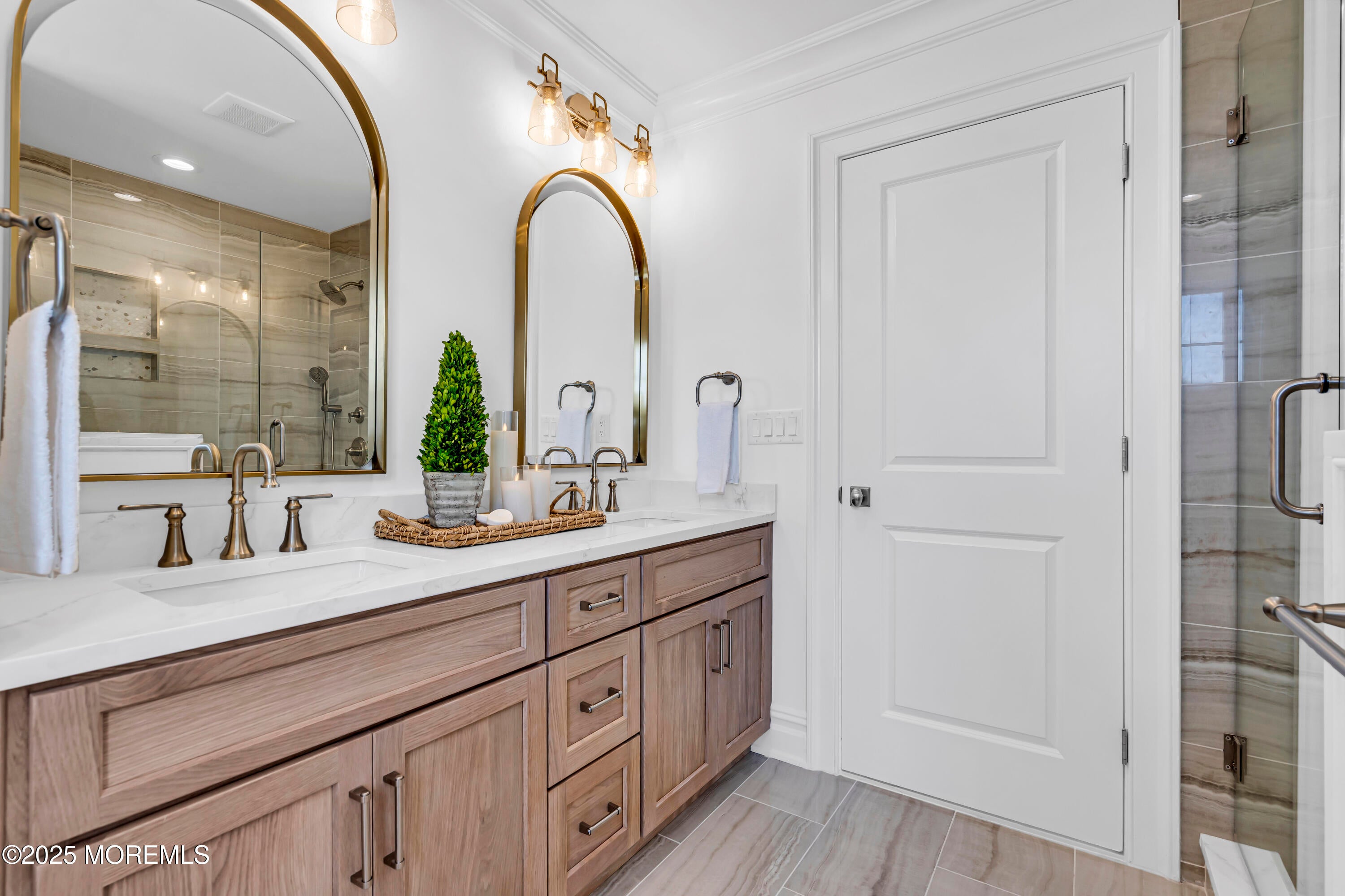 Mantoloking, New Jersey, 08738, United States, 6 Bedrooms Bedrooms, ,6 BathroomsBathrooms,Residential,Active,1904143