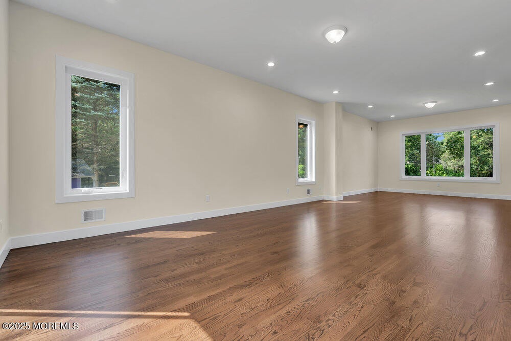 Jackson, New Jersey, 08527, United States, 6 Bedrooms Bedrooms, ,4 BathroomsBathrooms,Residential,Active,1973337