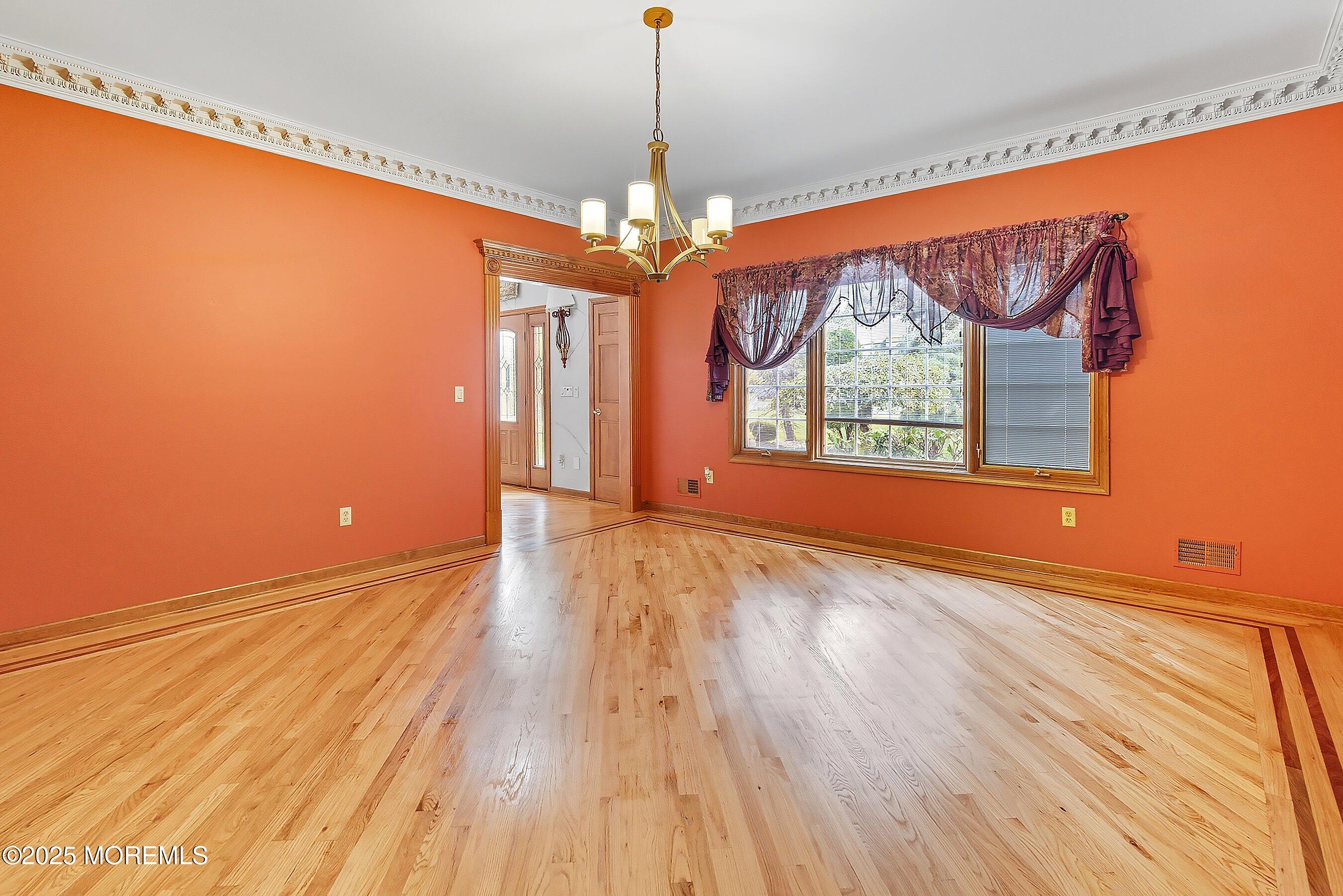 Manalapan, New Jersey, 07726, United States, 5 Bedrooms Bedrooms, ,3 BathroomsBathrooms,Residential,Active,1952450