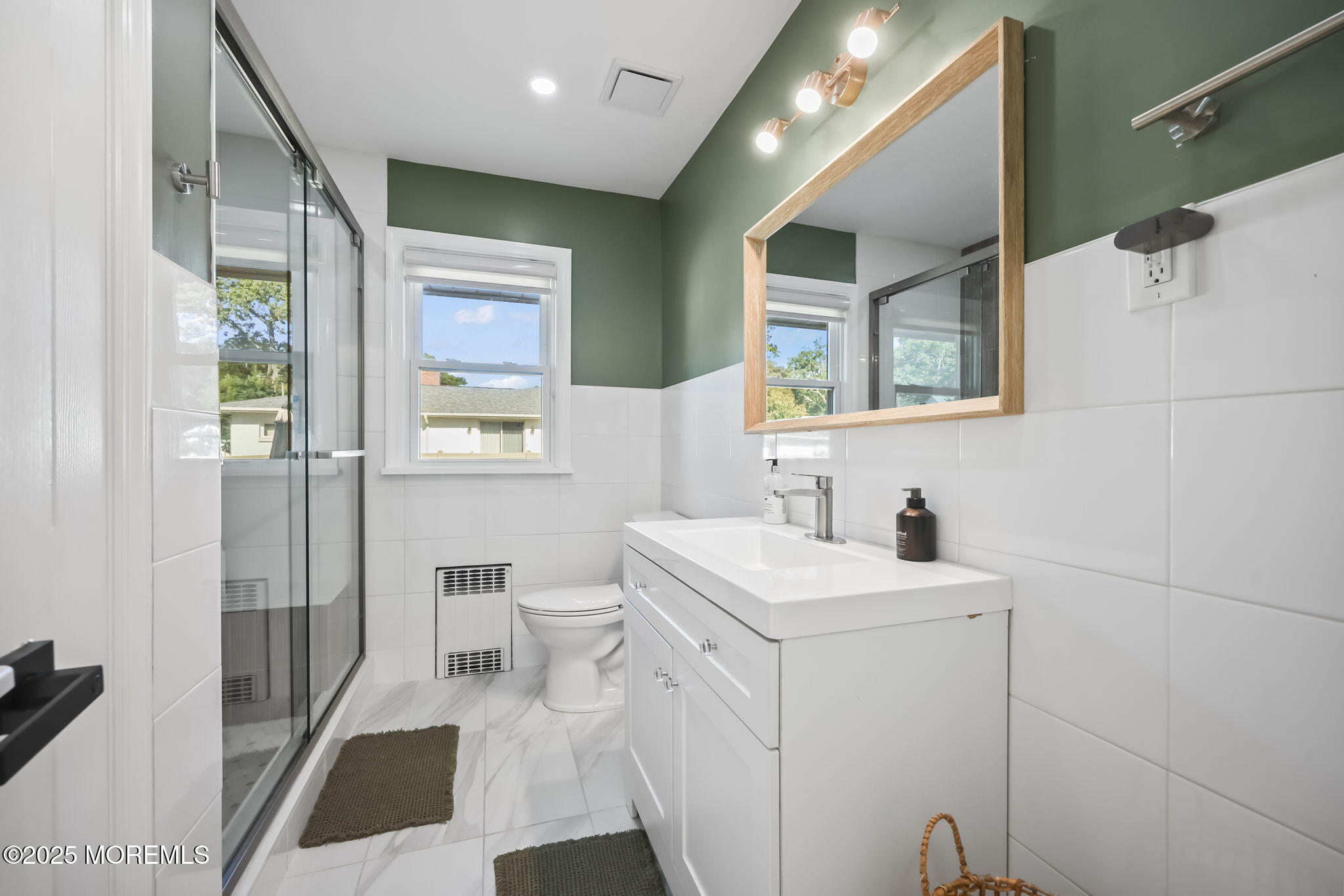 Oakhurst, New Jersey, 07755, United States, 4 Bedrooms Bedrooms, ,3 BathroomsBathrooms,Residential,Active,1941118