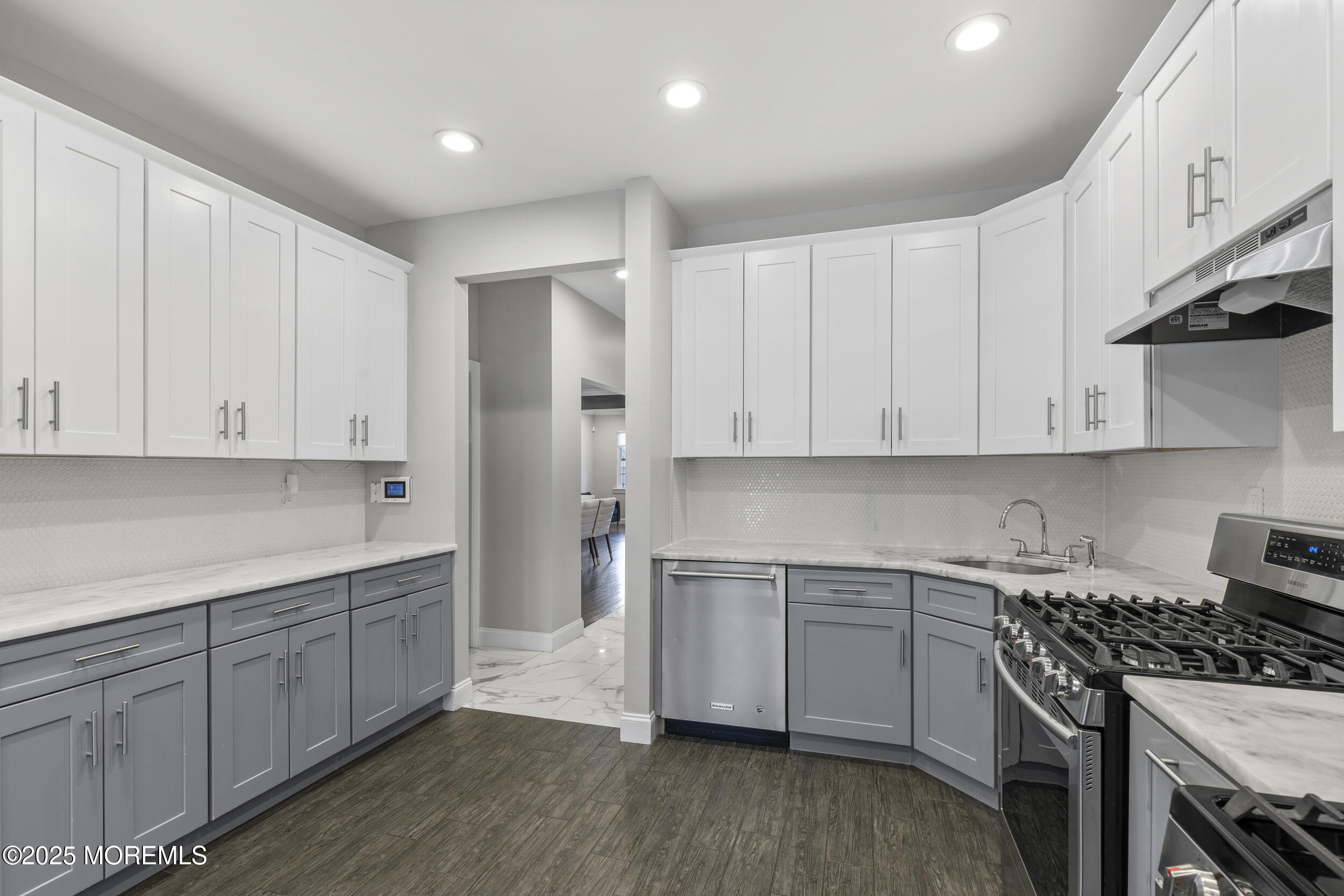 Lakewood, New Jersey, 08701, United States, 10 Bedrooms Bedrooms, ,6 BathroomsBathrooms,Residential,Pending,1973270