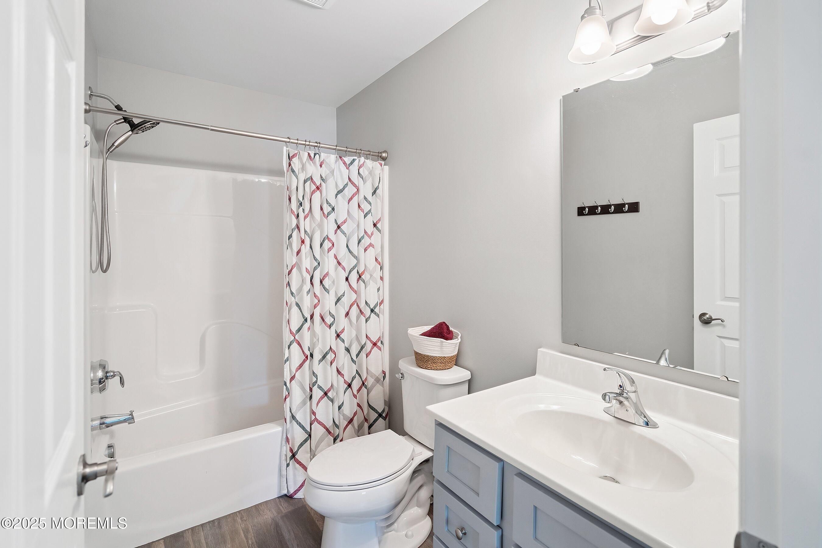 Fair Haven, New Jersey, 07704, United States, 4 Bedrooms Bedrooms, ,3 BathroomsBathrooms,Residential,Active,1905052