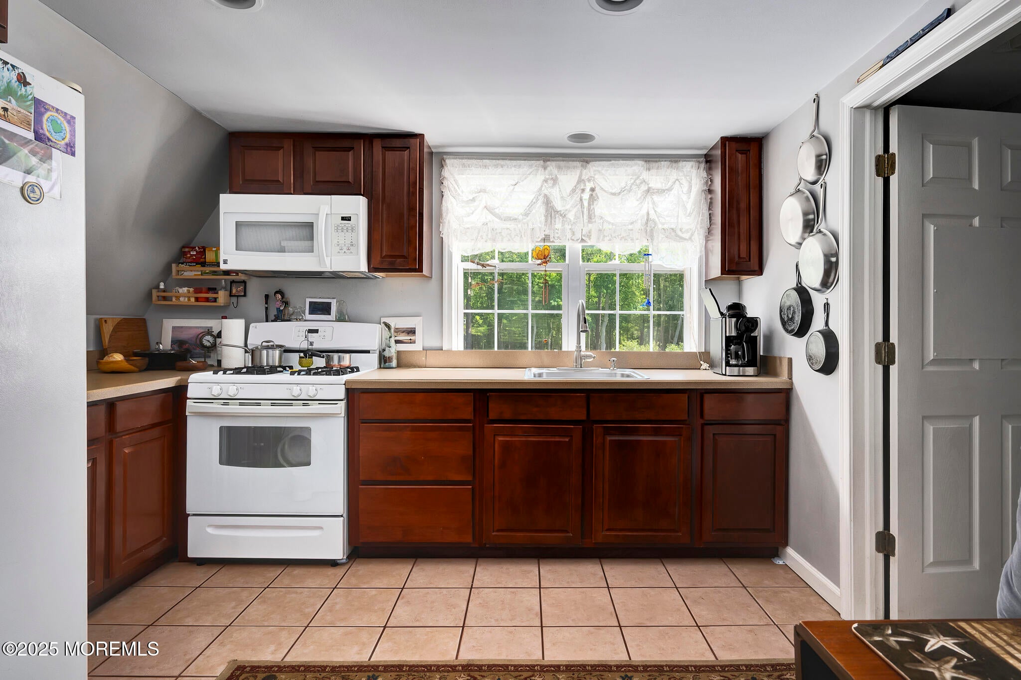 Manahawkin, New Jersey, 08050, United States, 4 Bedrooms Bedrooms, ,4 BathroomsBathrooms,Residential,Active,1879978