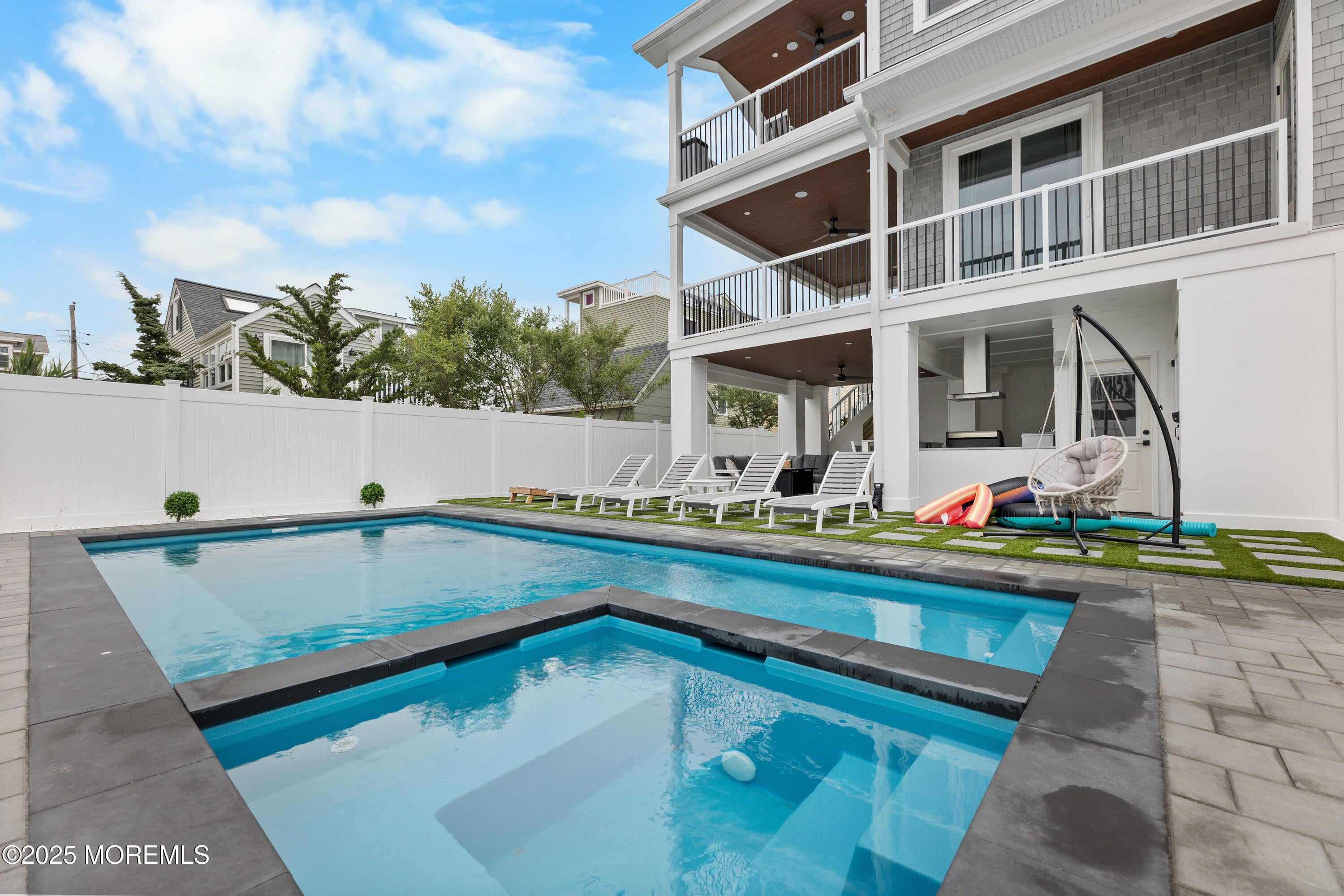 Beach Haven, New Jersey, 08008, United States, 6 Bedrooms Bedrooms, ,6 BathroomsBathrooms,Residential,Active,1969766