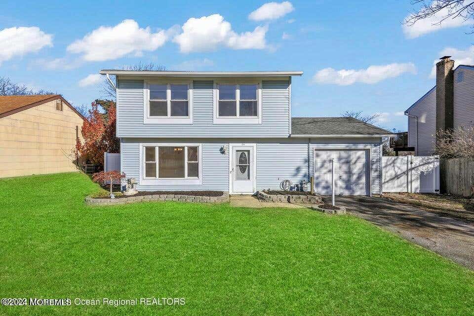 124 WINDWARD DR, BARNEGAT, NJ 08005, photo 1 of 24