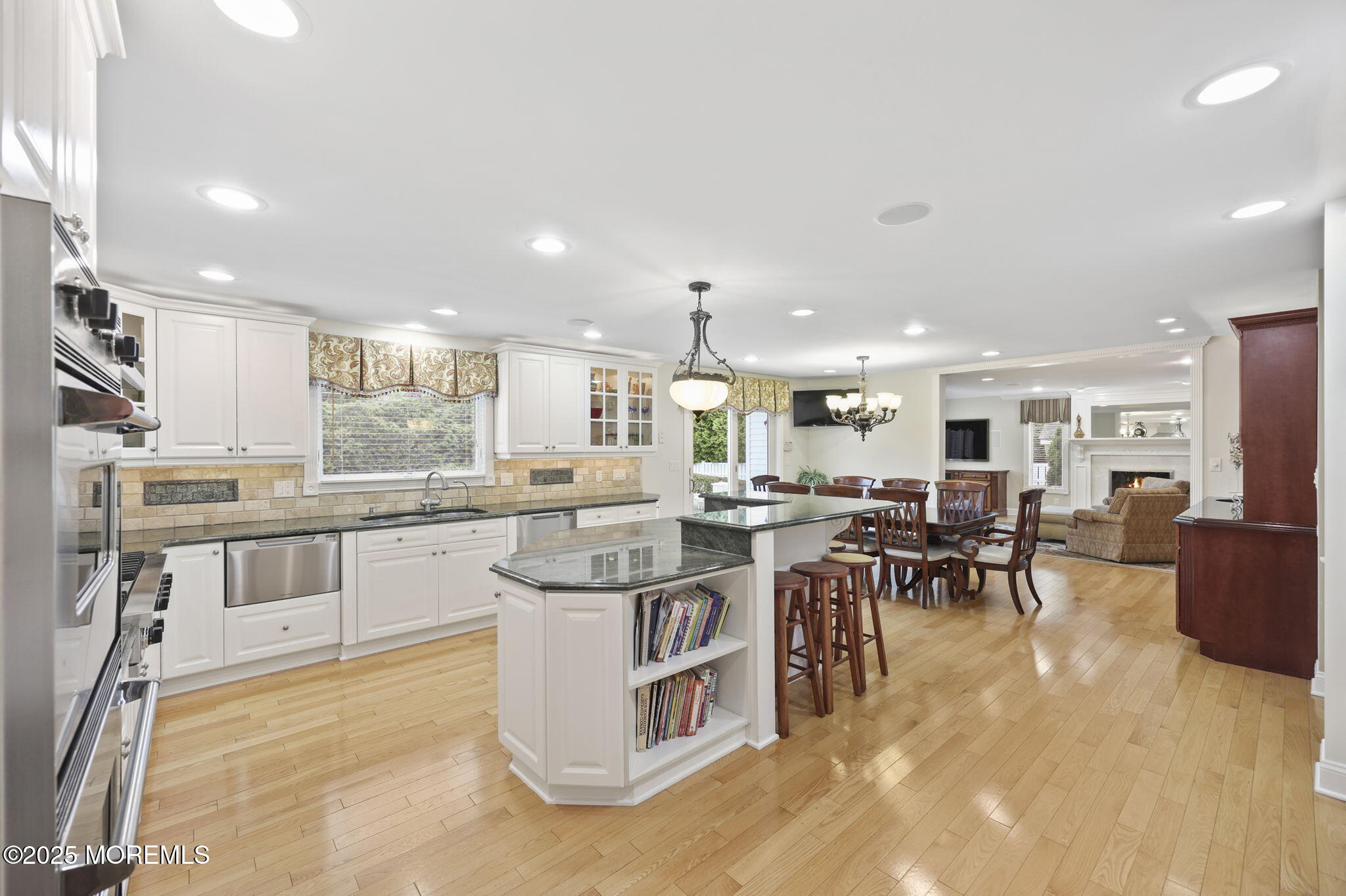 Eatontown, New Jersey, 07724, United States, 6 Bedrooms Bedrooms, ,3 BathroomsBathrooms,Residential,Active,2017488