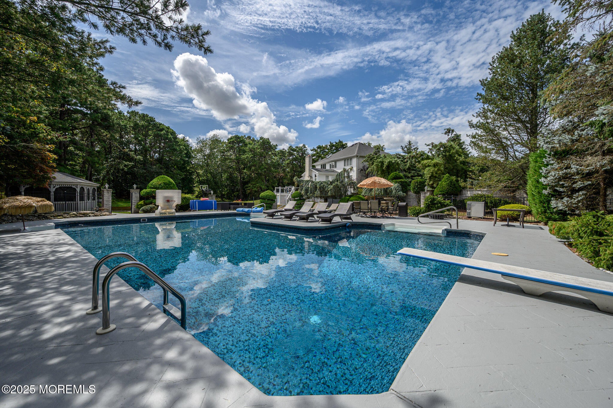 Manalapan, New Jersey, 07726, United States, 6 Bedrooms Bedrooms, ,4 BathroomsBathrooms,Residential,Active,1929411