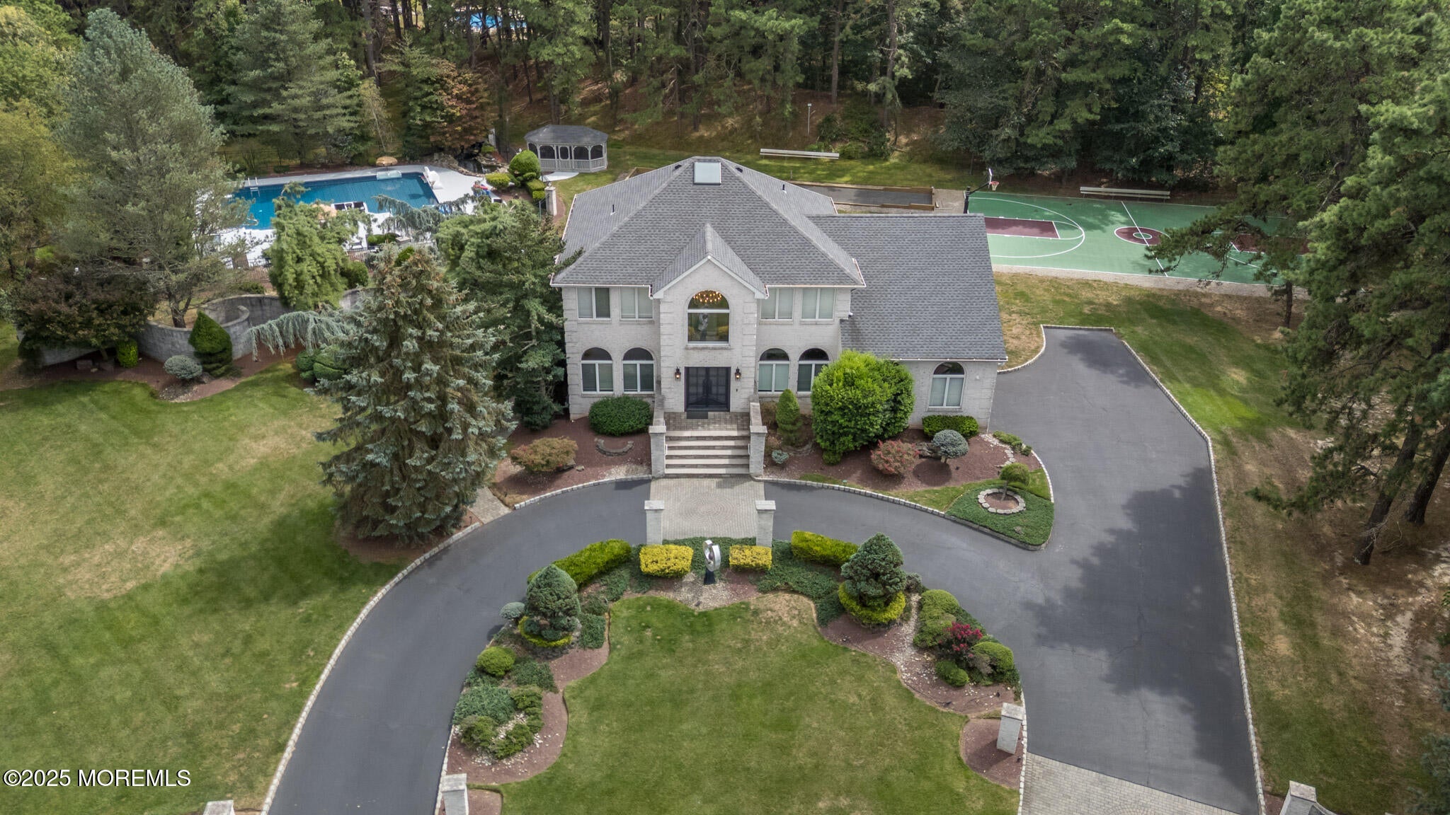 Manalapan, New Jersey, 07726, United States, 6 Bedrooms Bedrooms, ,4 BathroomsBathrooms,Residential,Active,1929411