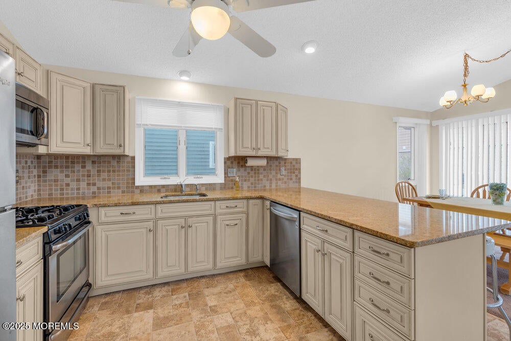 Manasquan, New Jersey, 08736, United States, 3 Bedrooms Bedrooms, ,2 BathroomsBathrooms,Residential,Active,1810503