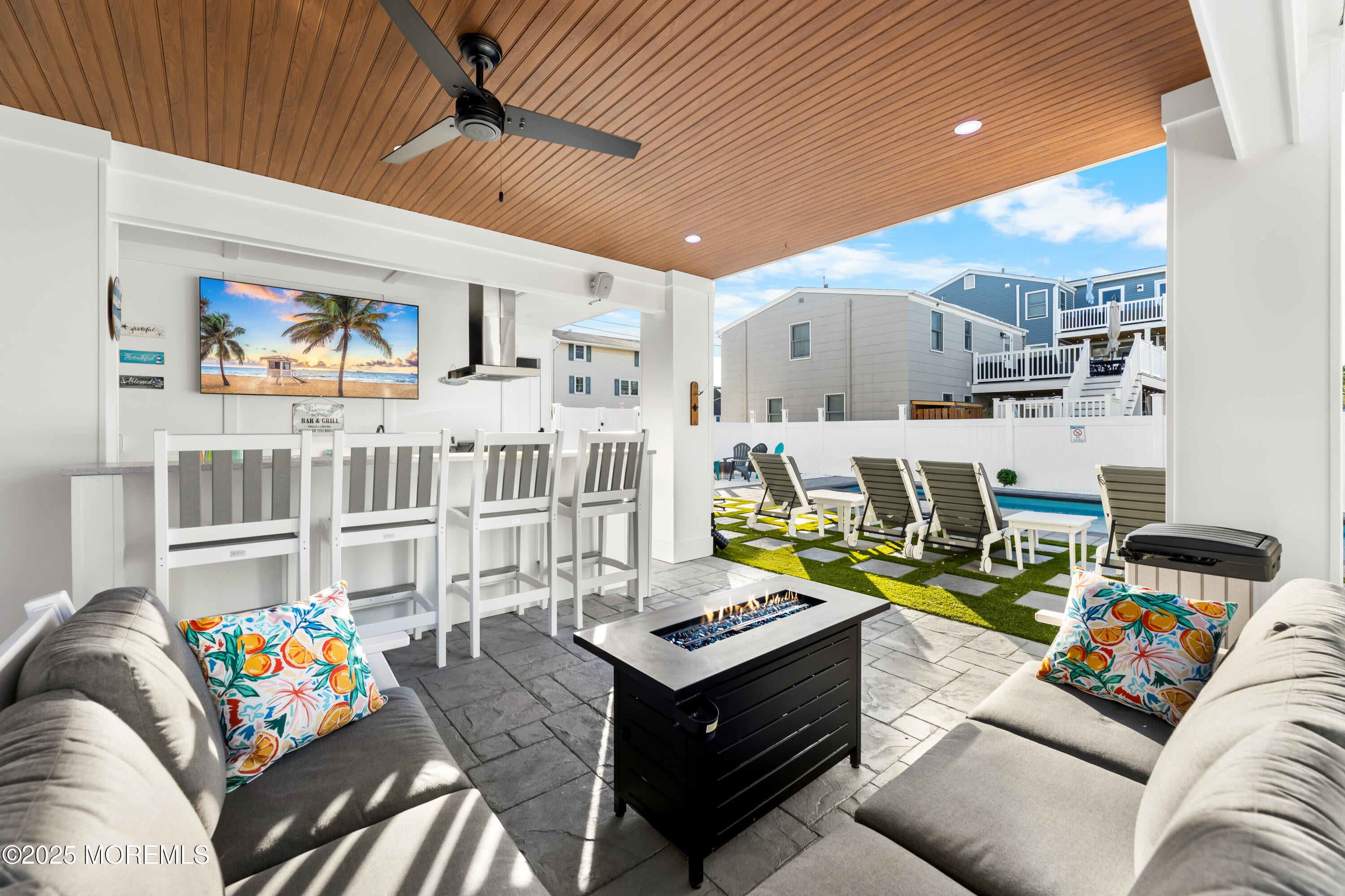 Beach Haven, New Jersey, 08008, United States, 6 Bedrooms Bedrooms, ,6 BathroomsBathrooms,Residential,Active,1969766