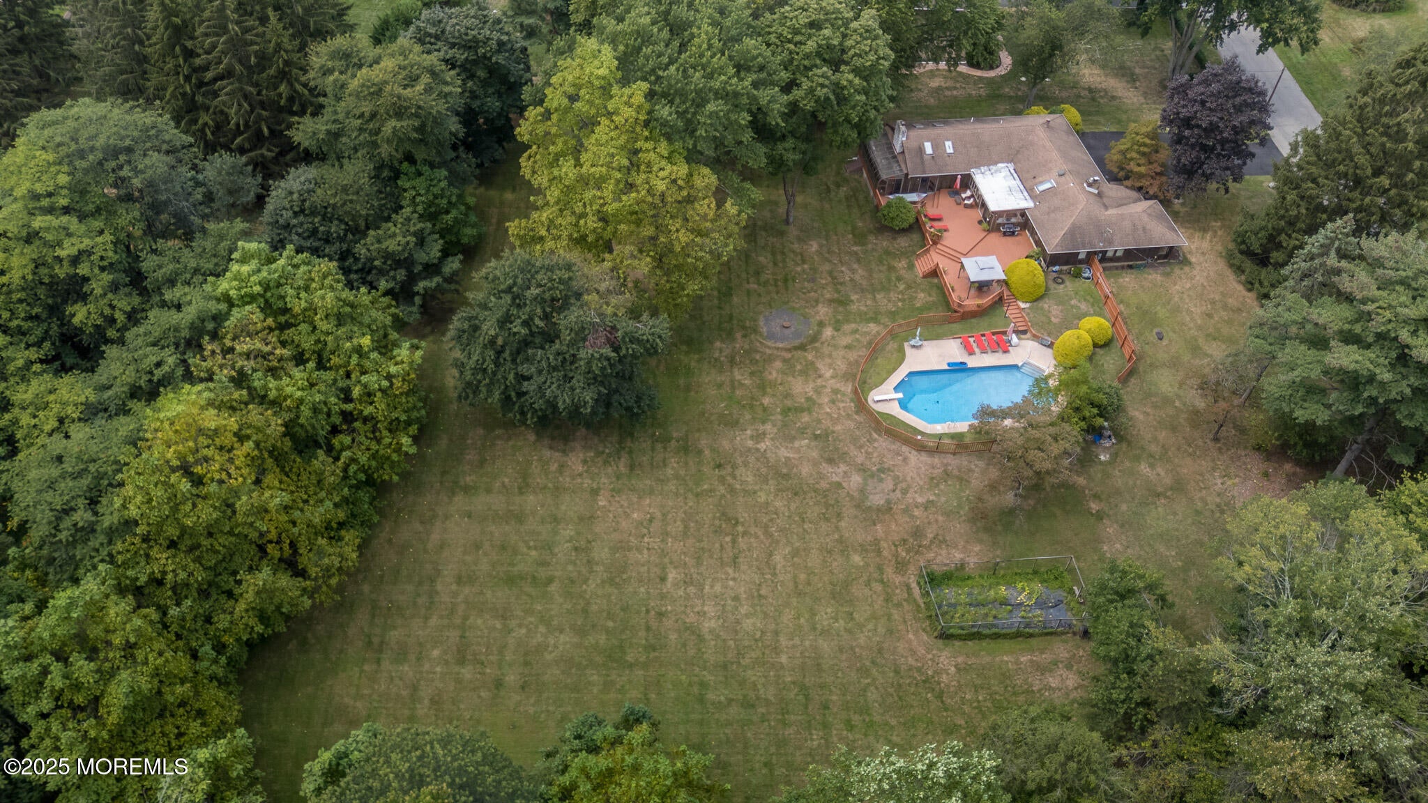 Holmdel, New Jersey, 07733, United States, 4 Bedrooms Bedrooms, ,3 BathroomsBathrooms,Residential,Active,1962185