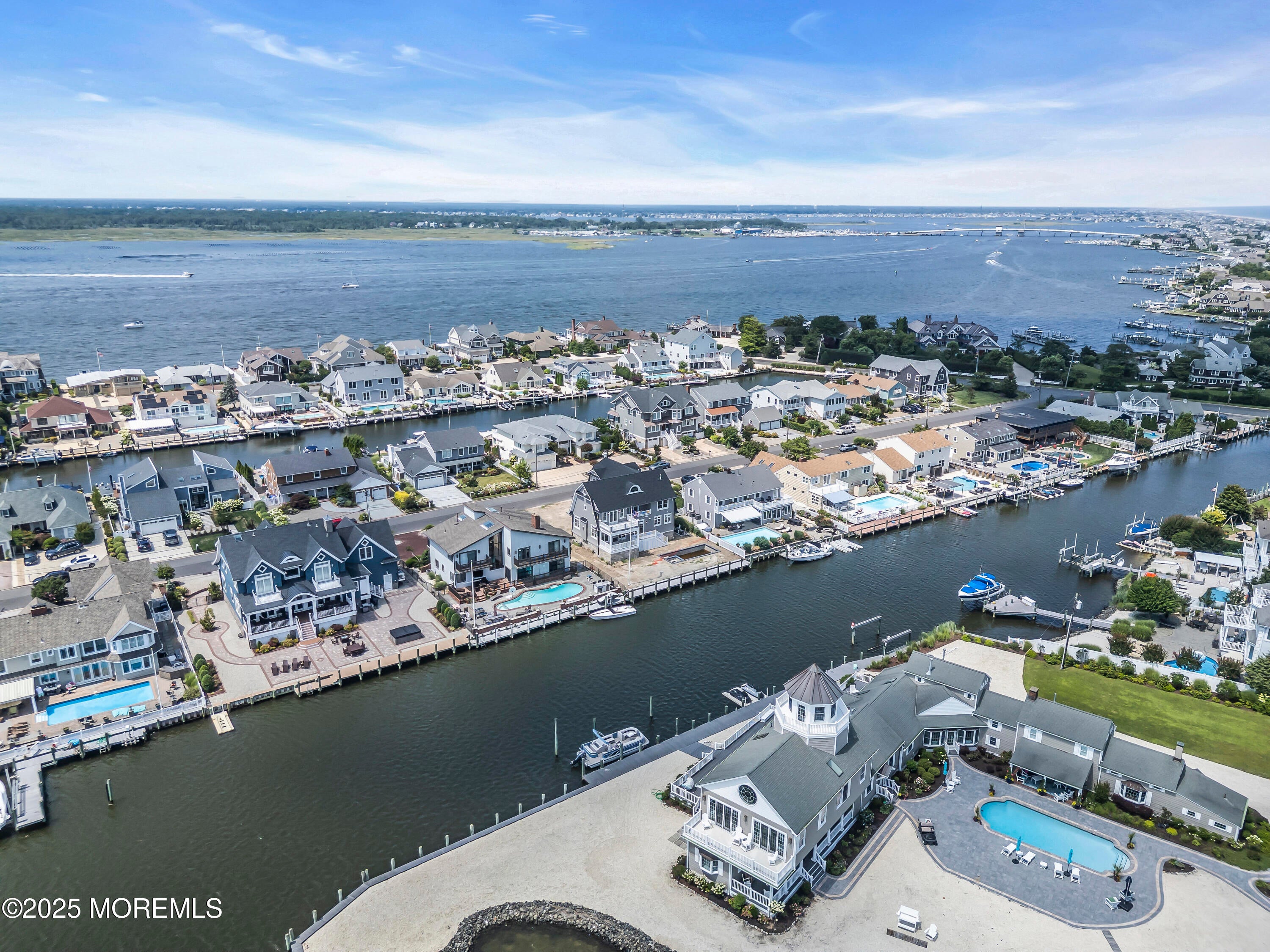 Mantoloking, New Jersey, 08738, United States, 6 Bedrooms Bedrooms, ,6 BathroomsBathrooms,Residential,Active,1904143
