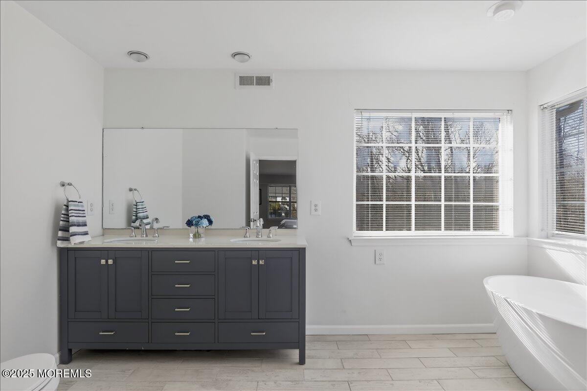 Manalapan, New Jersey, 07726, United States, 4 Bedrooms Bedrooms, ,4 BathroomsBathrooms,Residential,Active,1999930