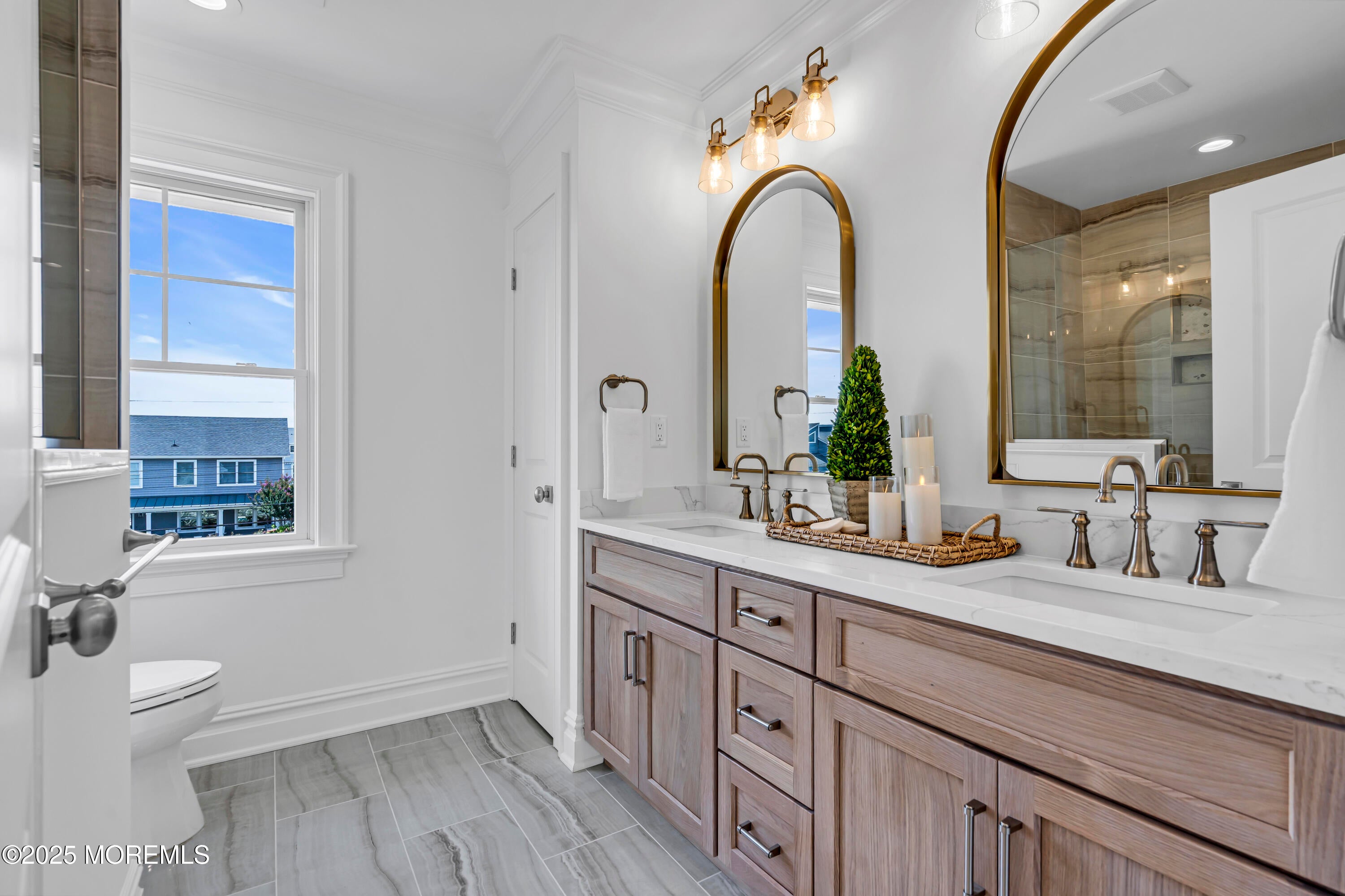 Mantoloking, New Jersey, 08738, United States, 6 Bedrooms Bedrooms, ,6 BathroomsBathrooms,Residential,Active,1904143