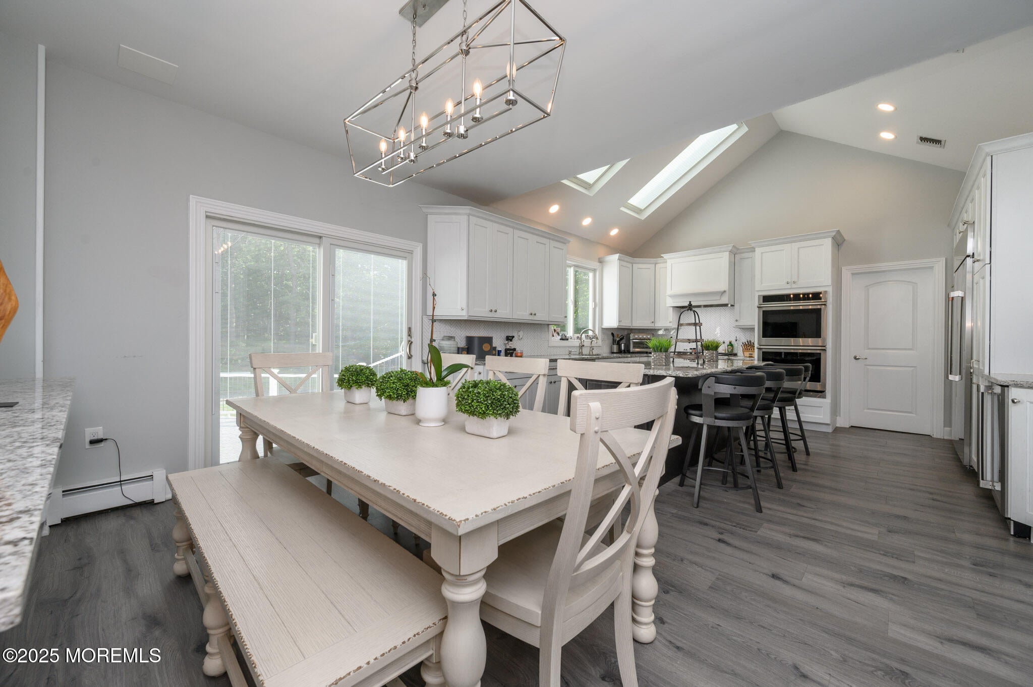 Manalapan, New Jersey, 07726, United States, 6 Bedrooms Bedrooms, ,4 BathroomsBathrooms,Residential,Active,1929411