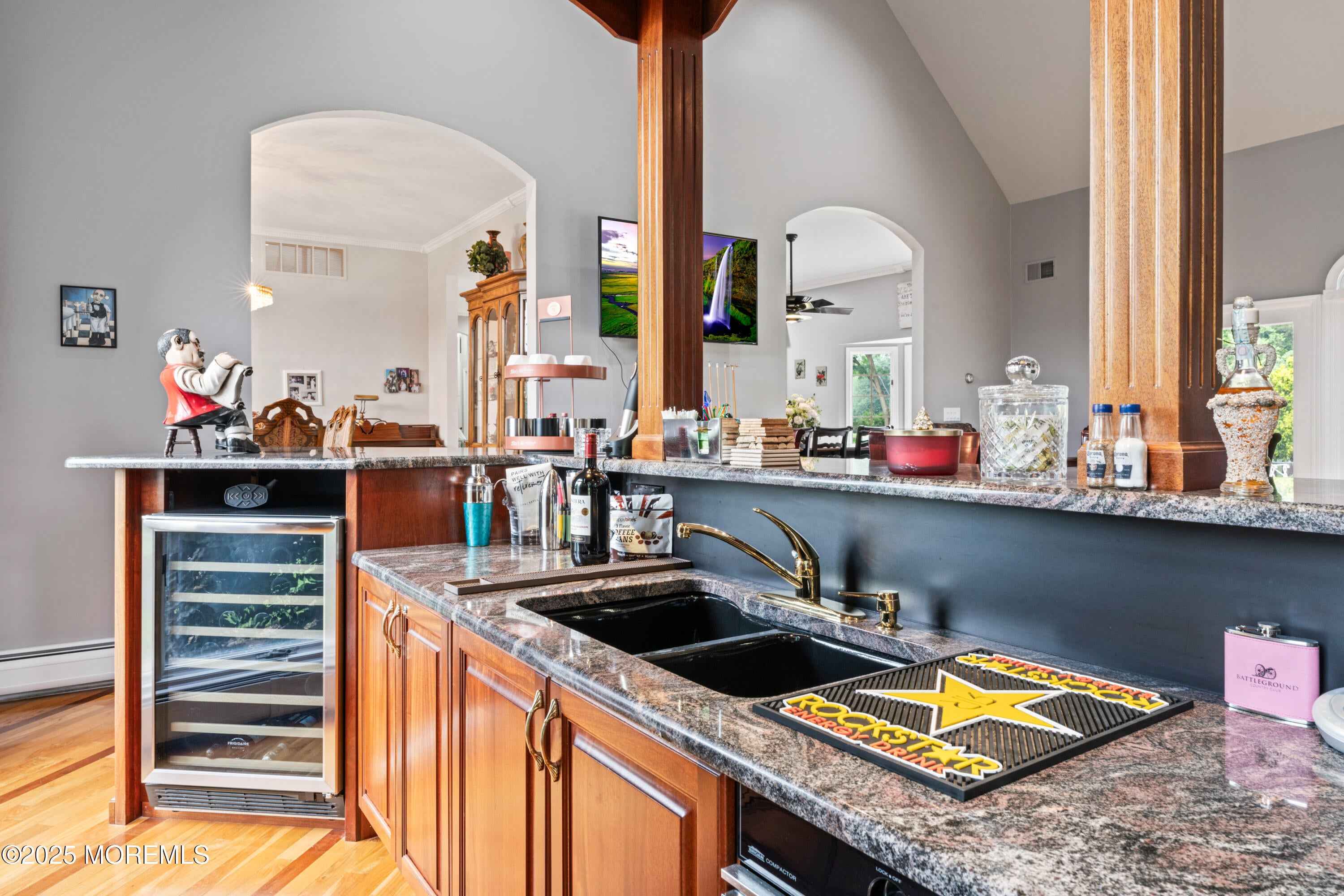 Manalapan, New Jersey, 07726, United States, 4 Bedrooms Bedrooms, ,4 BathroomsBathrooms,Residential,Pending,1909603