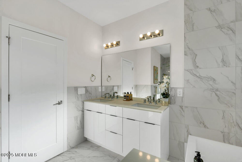 Jackson, New Jersey, 08527, United States, 6 Bedrooms Bedrooms, ,4 BathroomsBathrooms,Residential,Active,2007039