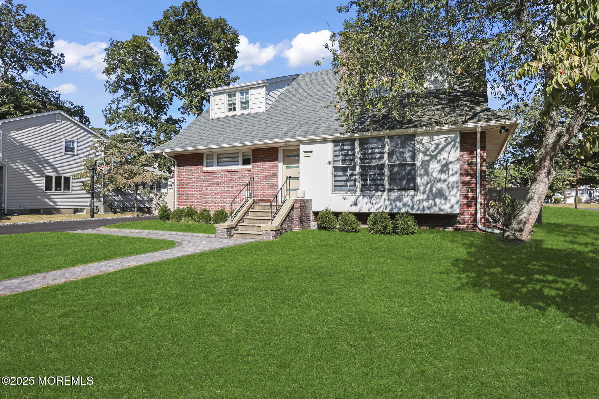 Oakhurst, New Jersey, 07755, United States, 4 Bedrooms Bedrooms, ,3 BathroomsBathrooms,Residential,Active,1941118