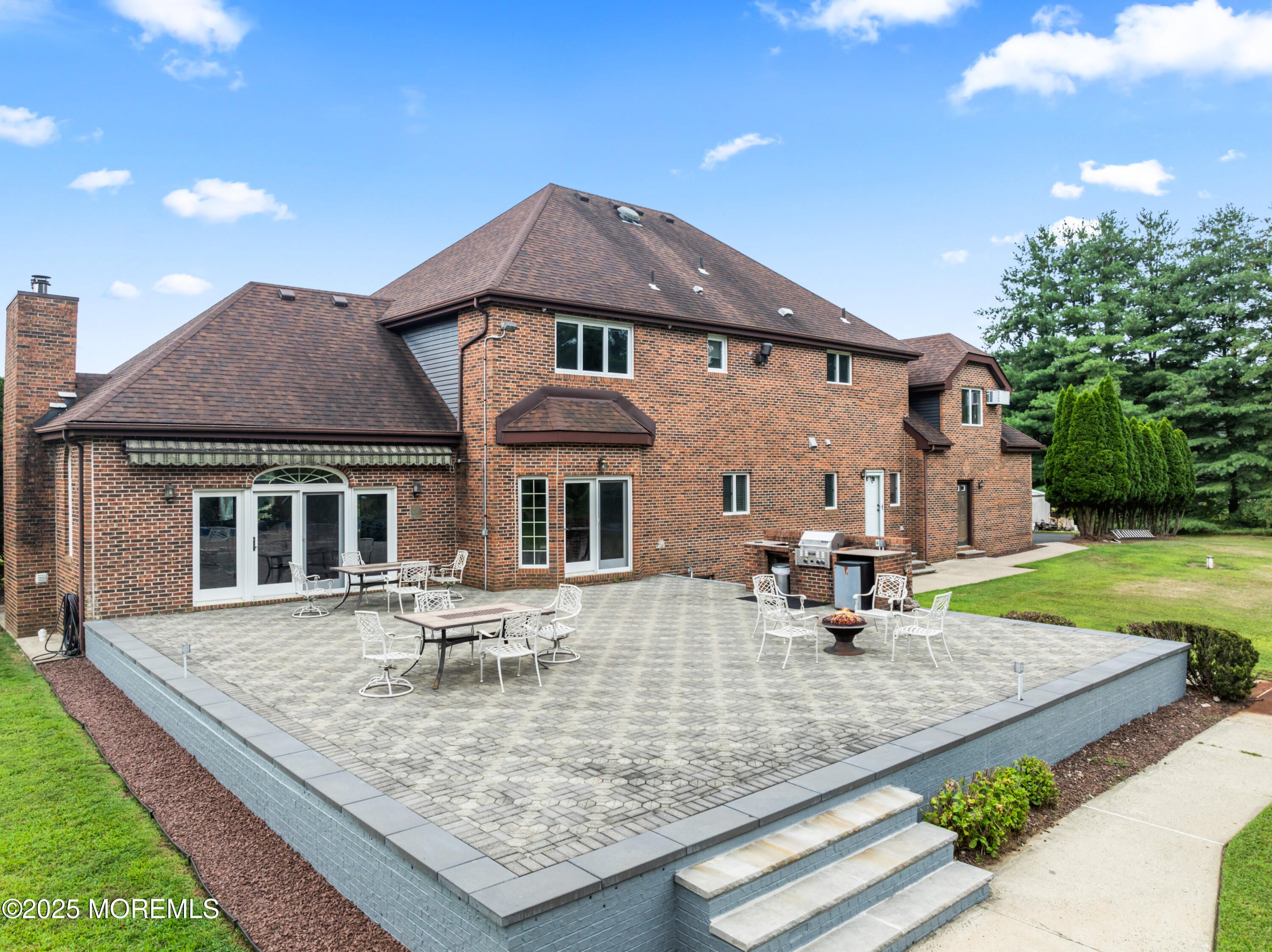 Manalapan, New Jersey, 07726, United States, 4 Bedrooms Bedrooms, ,4 BathroomsBathrooms,Residential,Pending,1909603