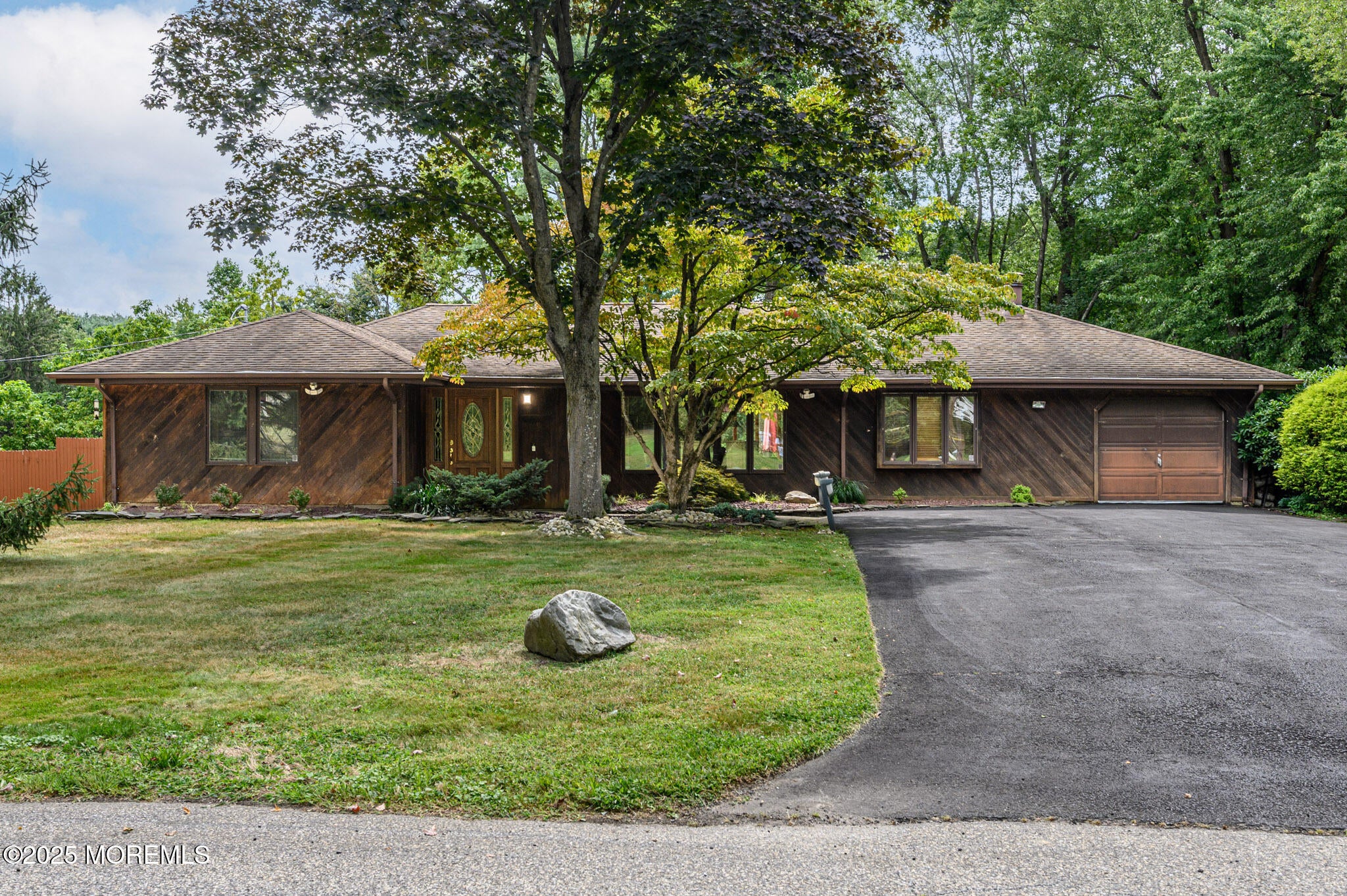 Holmdel, New Jersey, 07733, United States, 4 Bedrooms Bedrooms, ,3 BathroomsBathrooms,Residential,Active,1962185