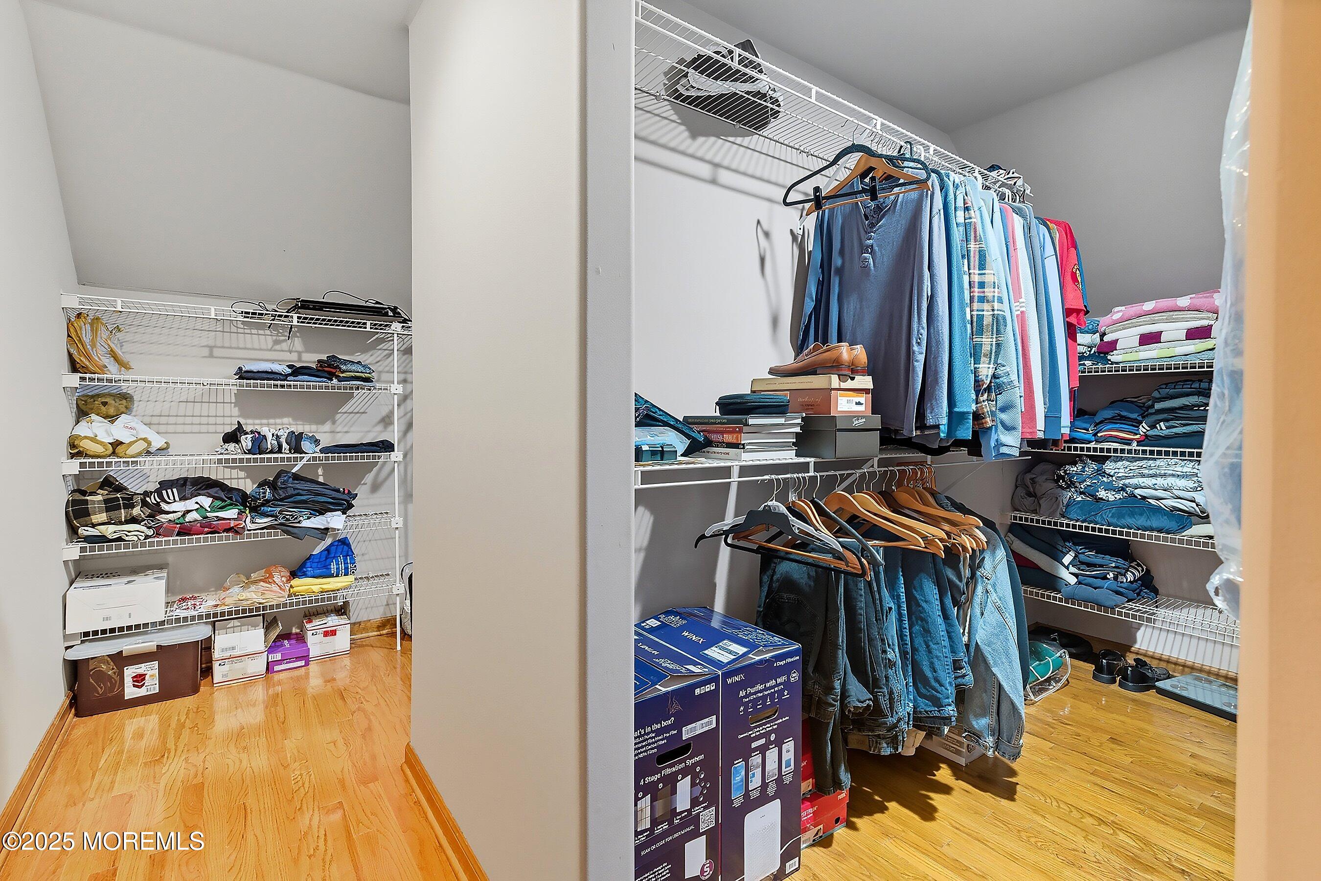 Manalapan, New Jersey, 07726, United States, 5 Bedrooms Bedrooms, ,3 BathroomsBathrooms,Residential,Active,1952450