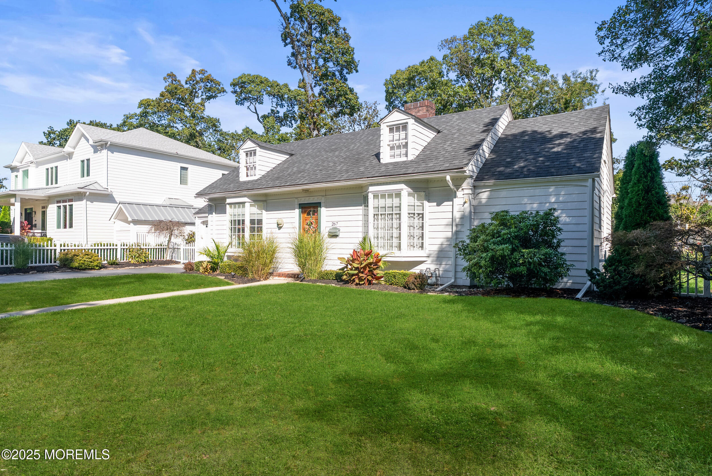 Oakhurst, New Jersey, 07755, United States, 2 Bedrooms Bedrooms, ,1 BathroomBathrooms,Residential,Active,1953714