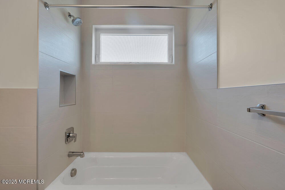 Jackson, New Jersey, 08527, United States, 6 Bedrooms Bedrooms, ,4 BathroomsBathrooms,Residential,Active,1973337